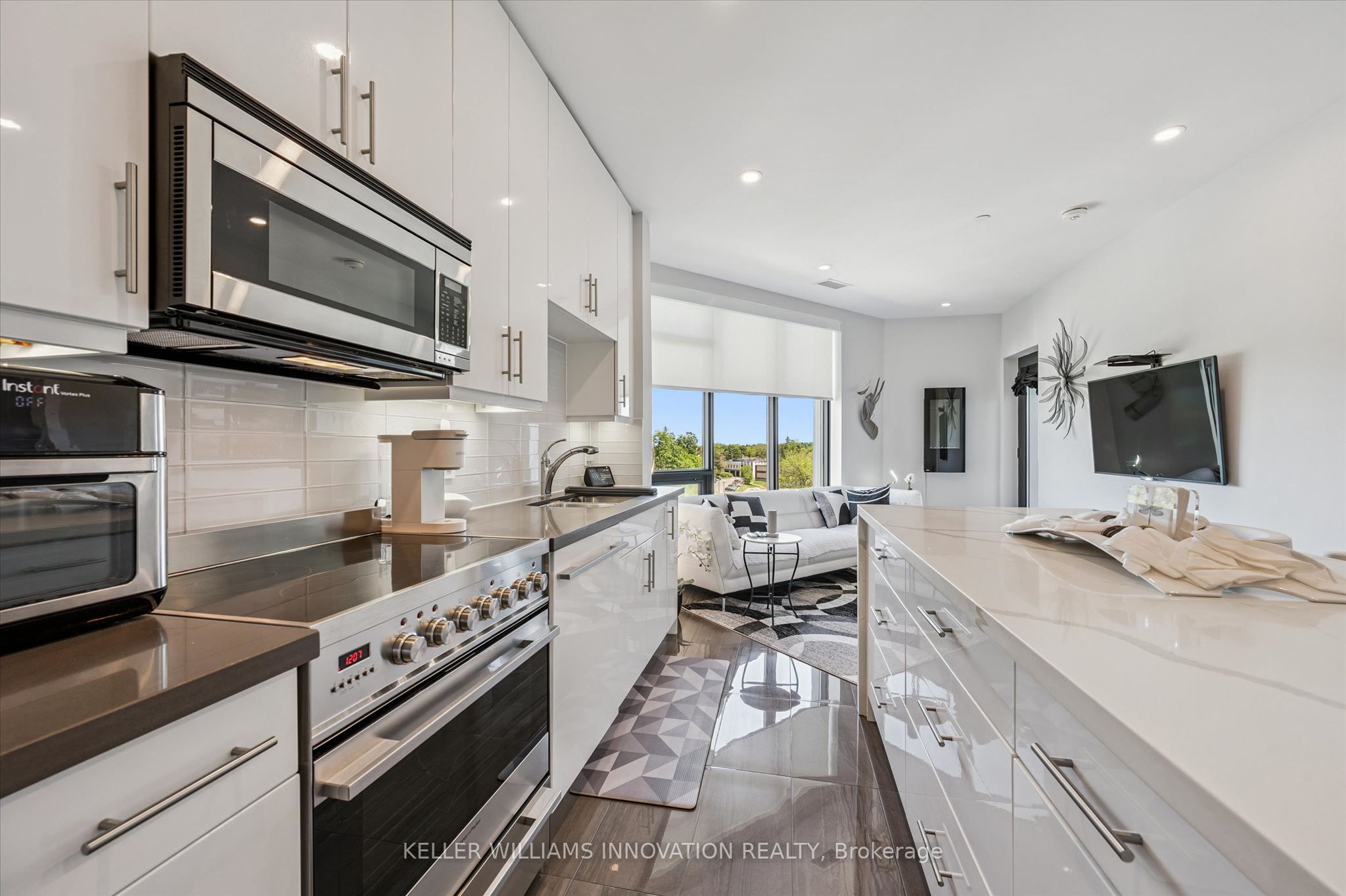 690 King Street W 623, Kitchener, ON N2H 5L8 photo 5