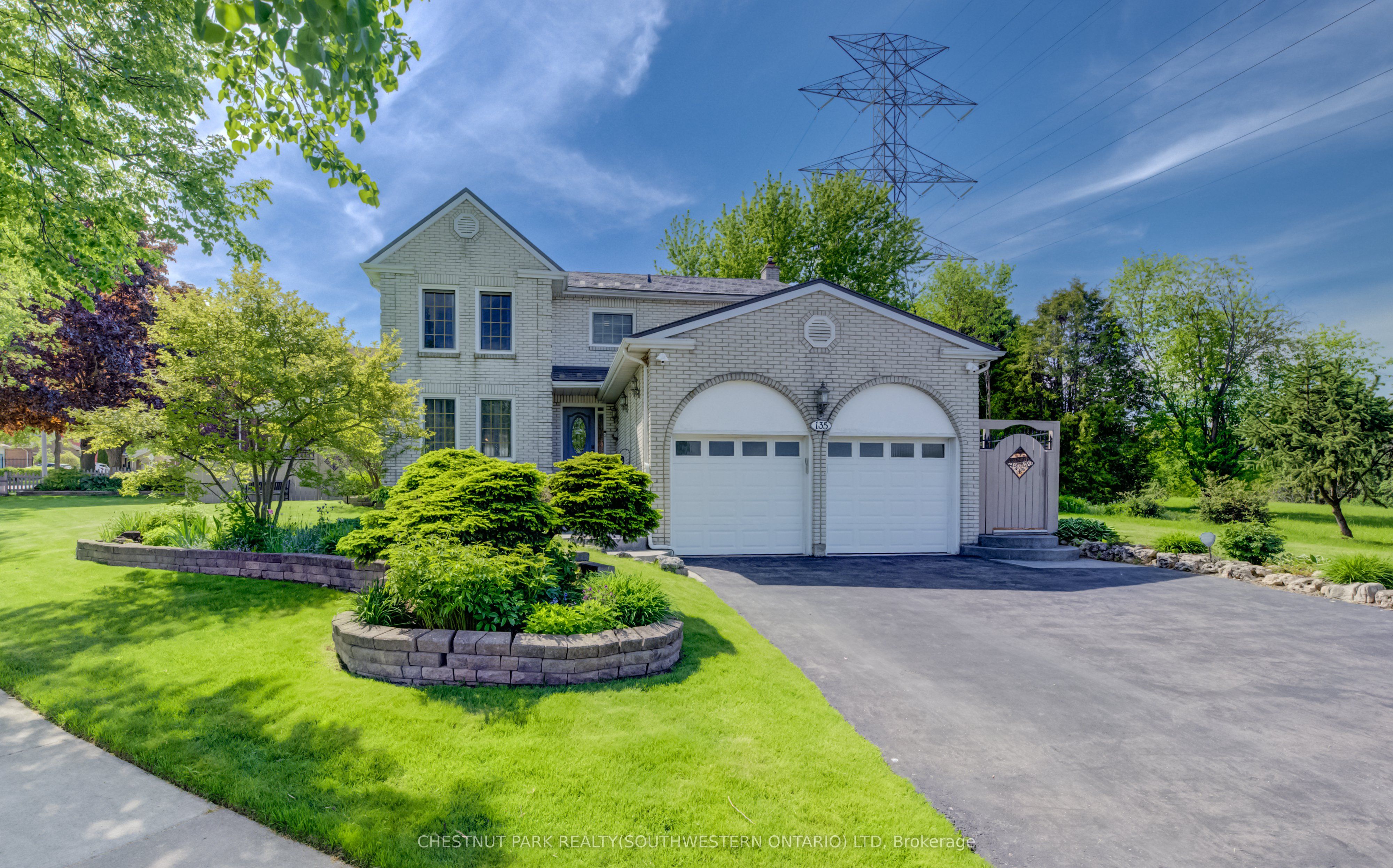 135 Royal Orchard Drive, Waterloo, ON N2N 1S2 photo 2