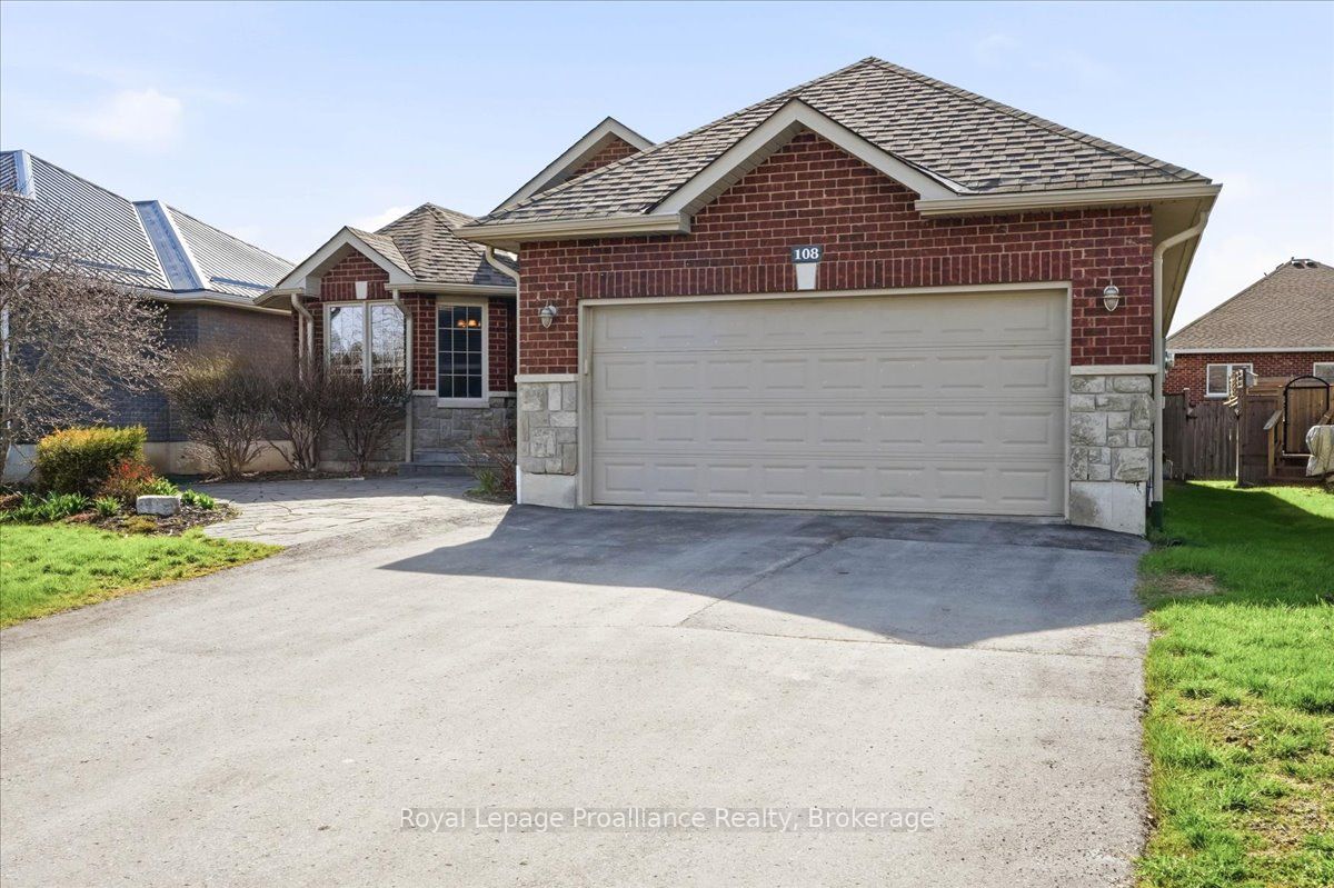 108 Parkview Heights, Quinte West, ON K8V 0A3 photo 2