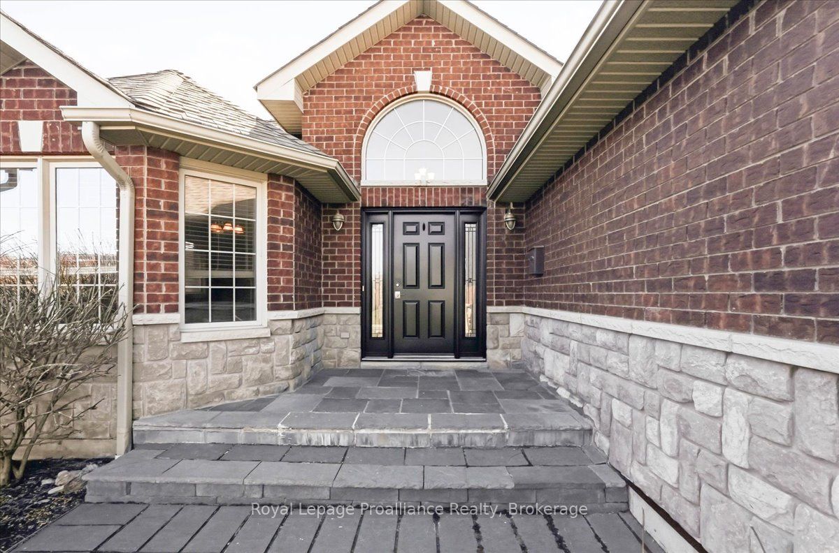 108 Parkview Heights, Quinte West, ON K8V 0A3 photo 5