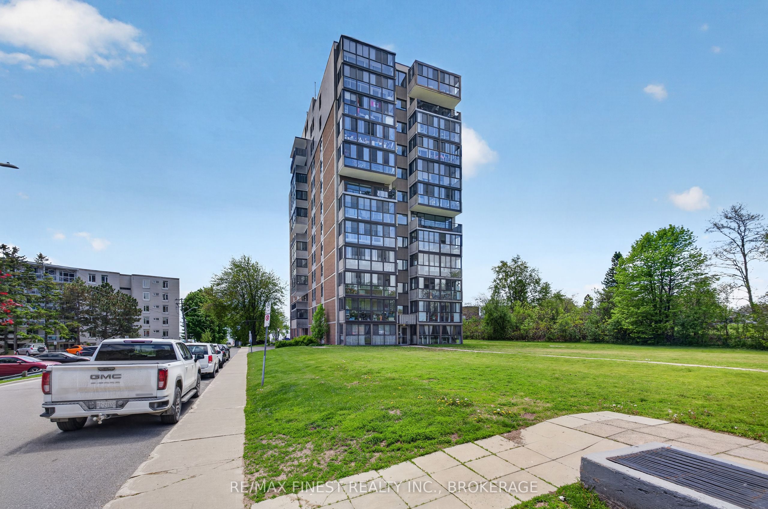 2 Mowat Avenue 206, Kingston, ON K7M 1K1 photo 2