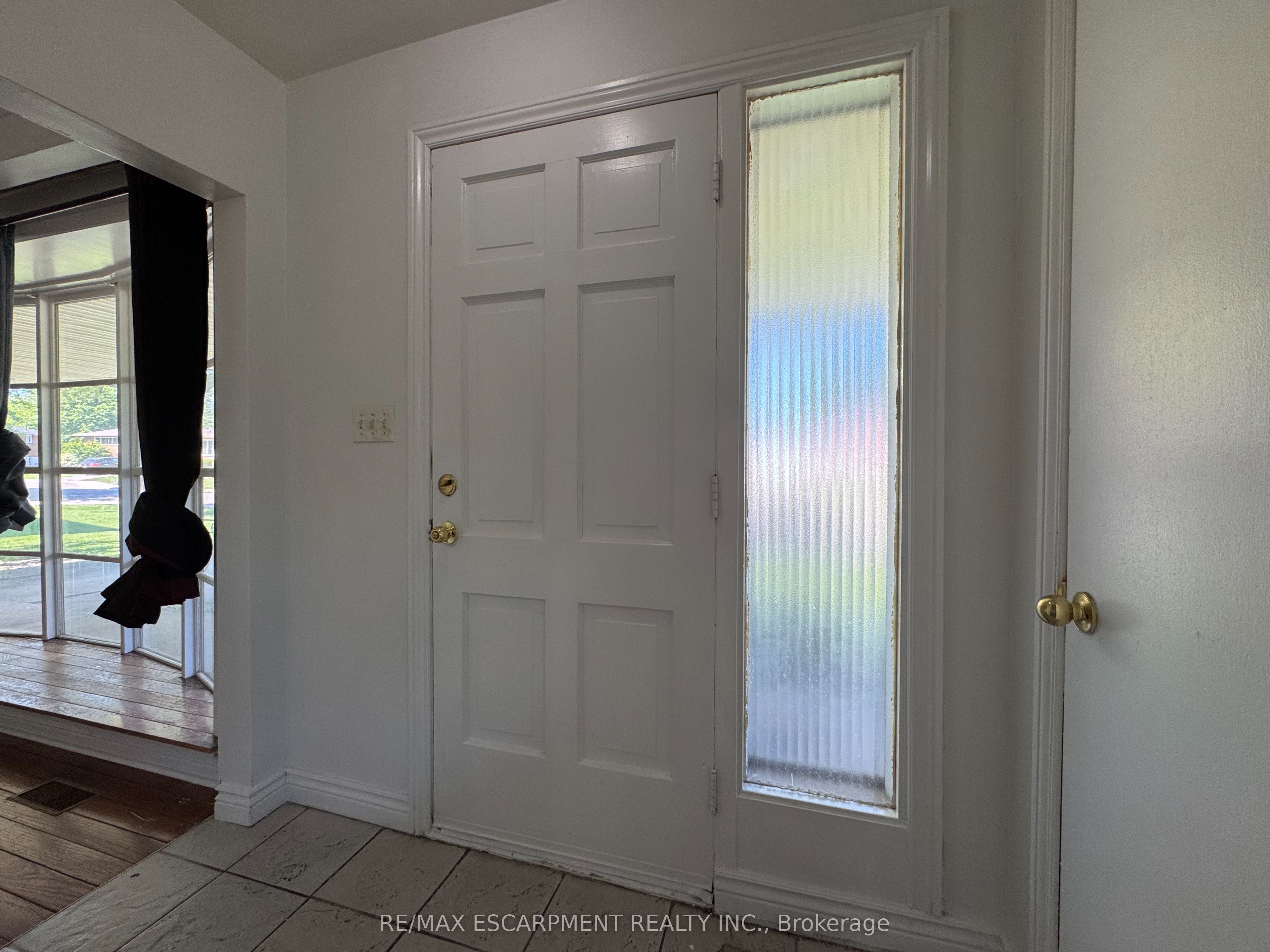 71 Hoover Crescent, Hamilton, ON L9A 3H2 photo 2