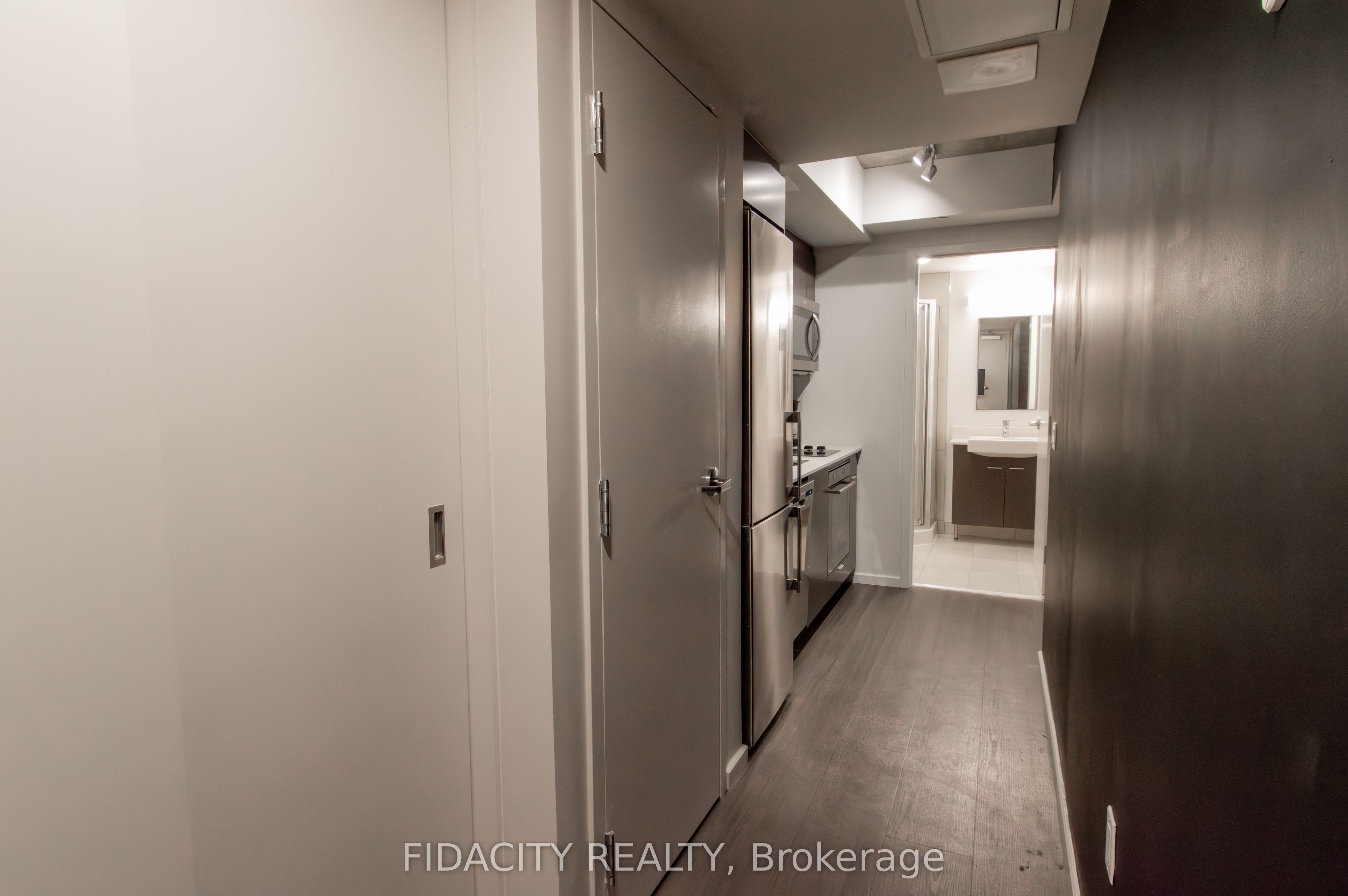 105 Champagne Avenue S 1615, Dows Lake - Civic Hospital and Area, ON K1S 5E5 photo 3