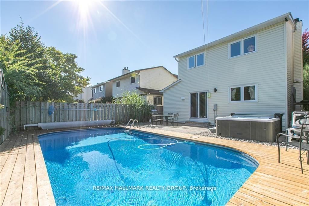 1488 MEADOWBROOK Road A, Cyrville - Carson Grove - Pineview, ON K1B 5C3 photo 3