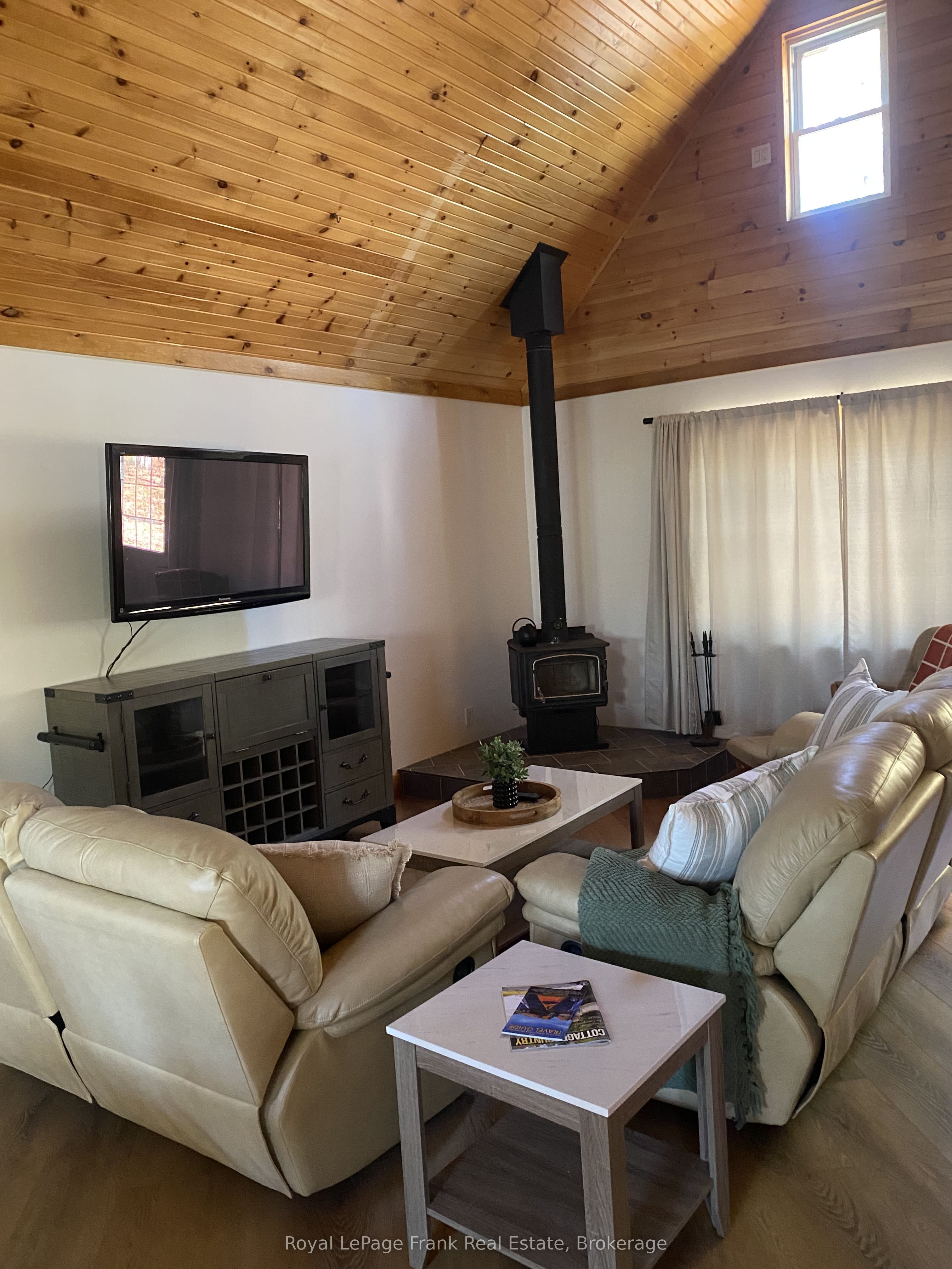 595 Old Diamond Lake Road, Hastings Highlands, ON K0L 1C0 photo 4