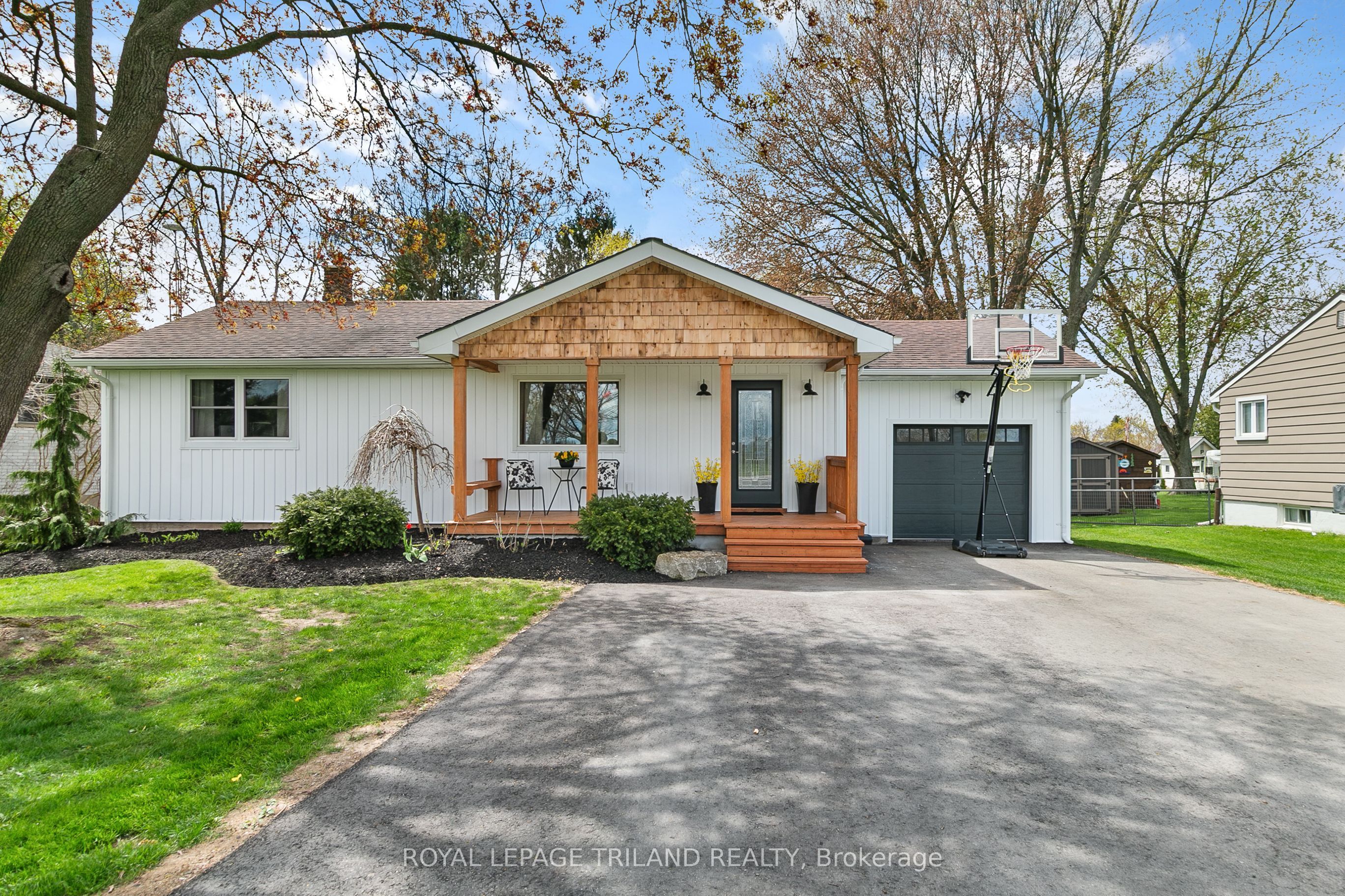 298 Sunset Drive, Central Elgin, ON N5R 3C5 photo 2