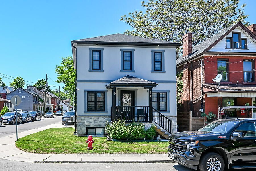 109 Ray Street N, Hamilton, ON L8R 2Y1
