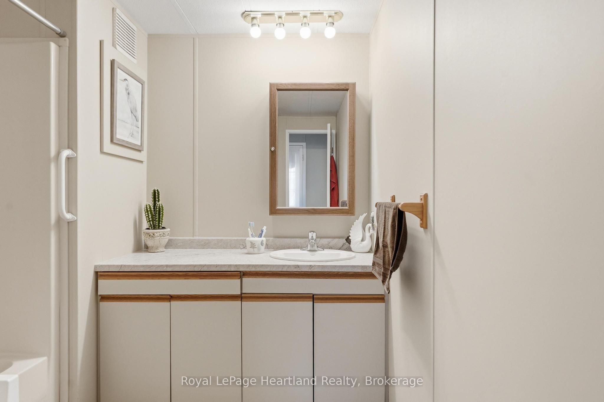 11 Sioux Lane, Ashfield-Colborne-Wawanosh, ON N7A 3Y2 photo 5