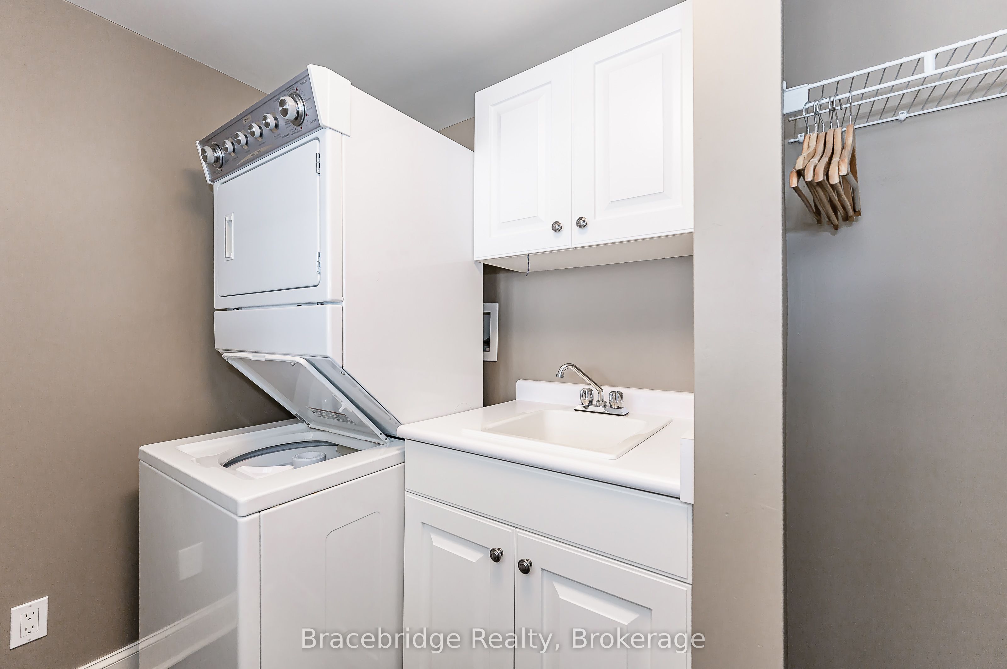 3876 Muskoka Rd 118 Highway W Sandfield 3 W3, Muskoka Lakes, ON P0B 1J0 photo 5