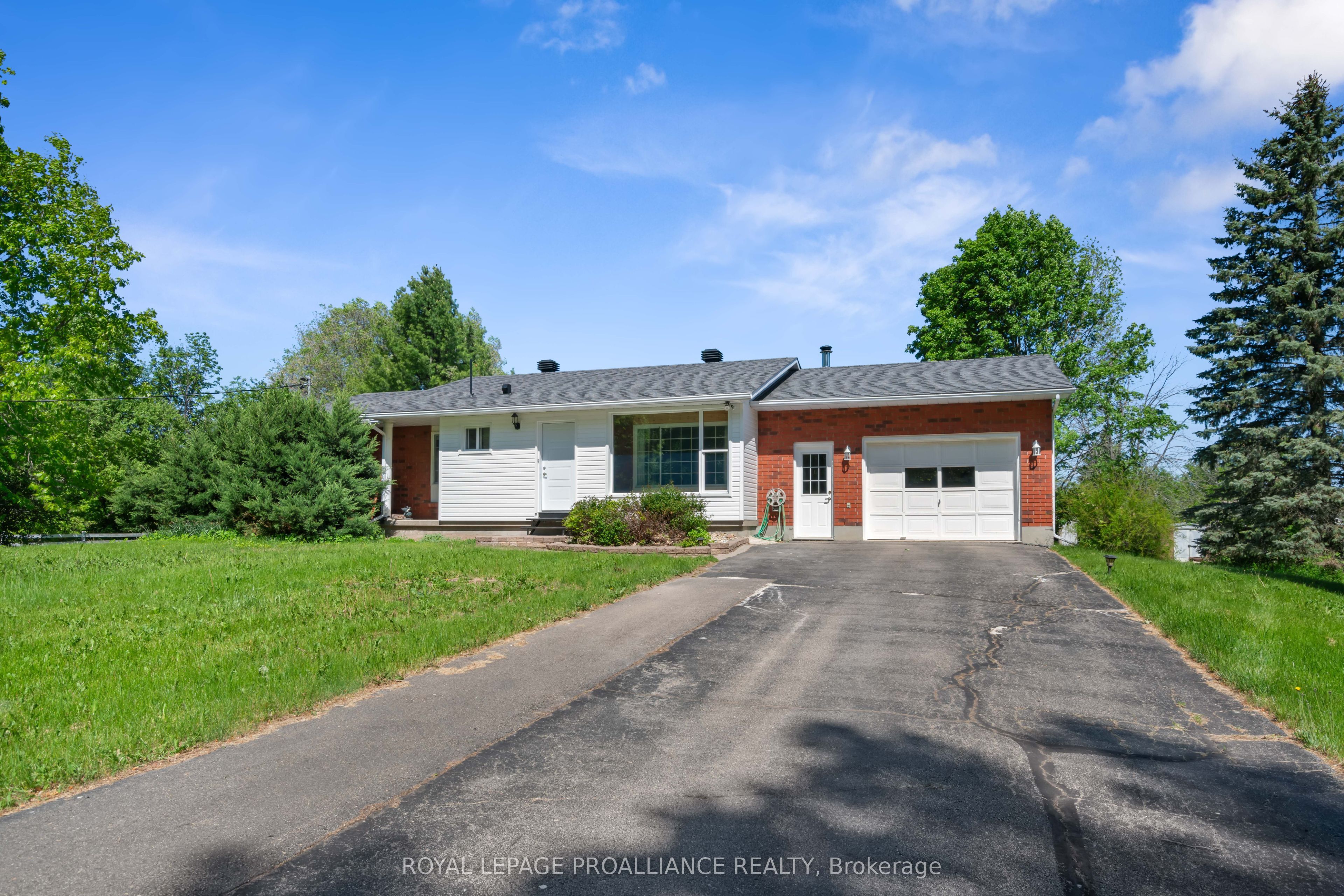 706 Kitley 3 Line, Elizabethtown-Kitley, ON K0G 1G0