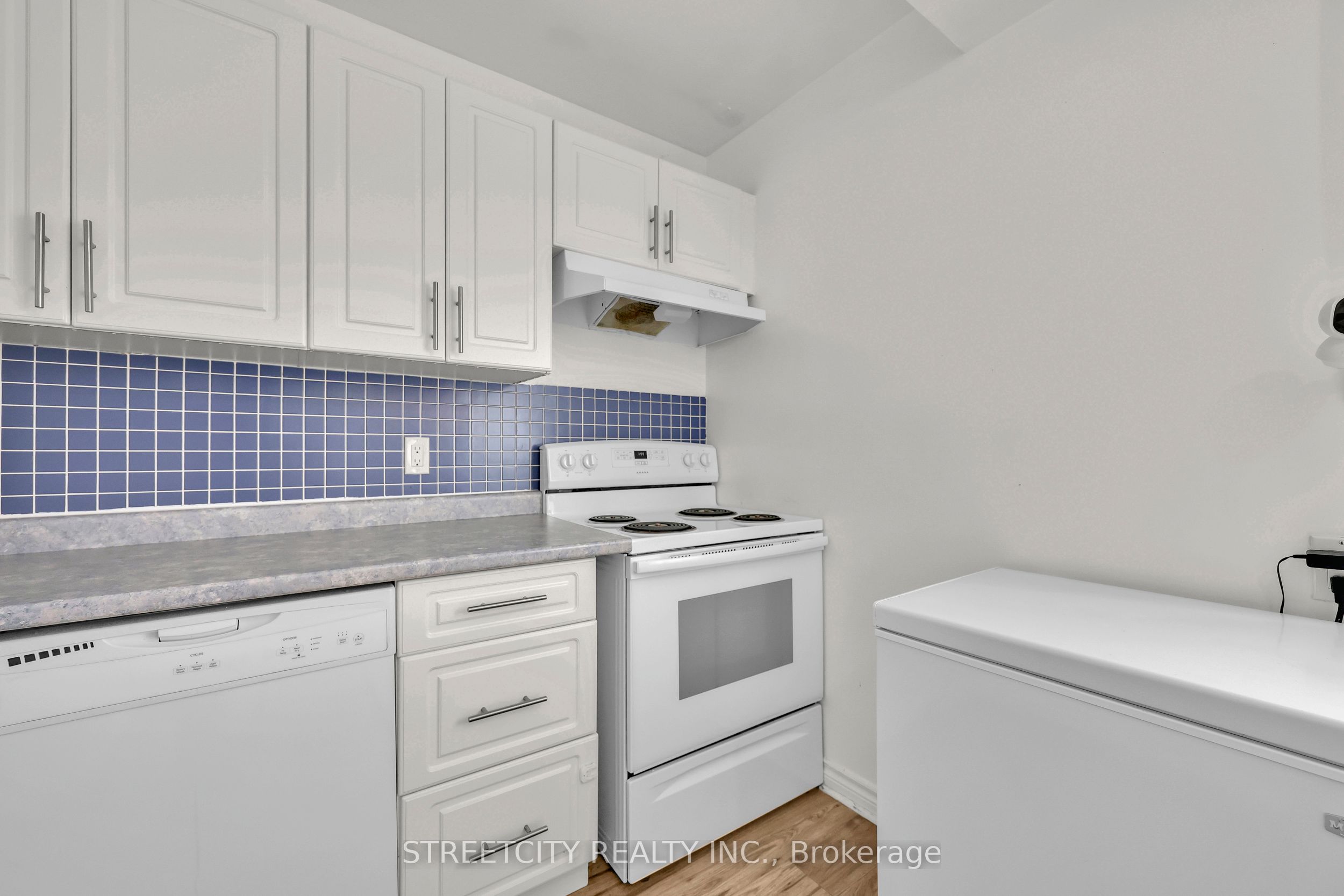 253 Taylor Street 8, London East, ON N5Y 2J6 photo 2