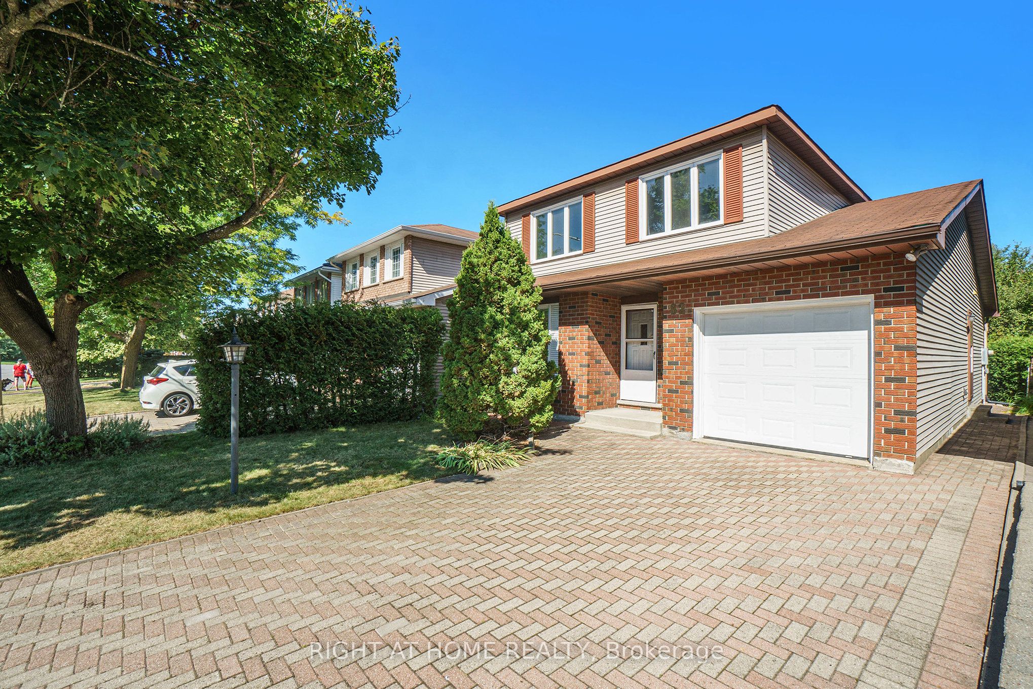 82 Nestow Drive, Tanglewood - Grenfell Glen - Pineglen, ON K2G 4L8 photo 2