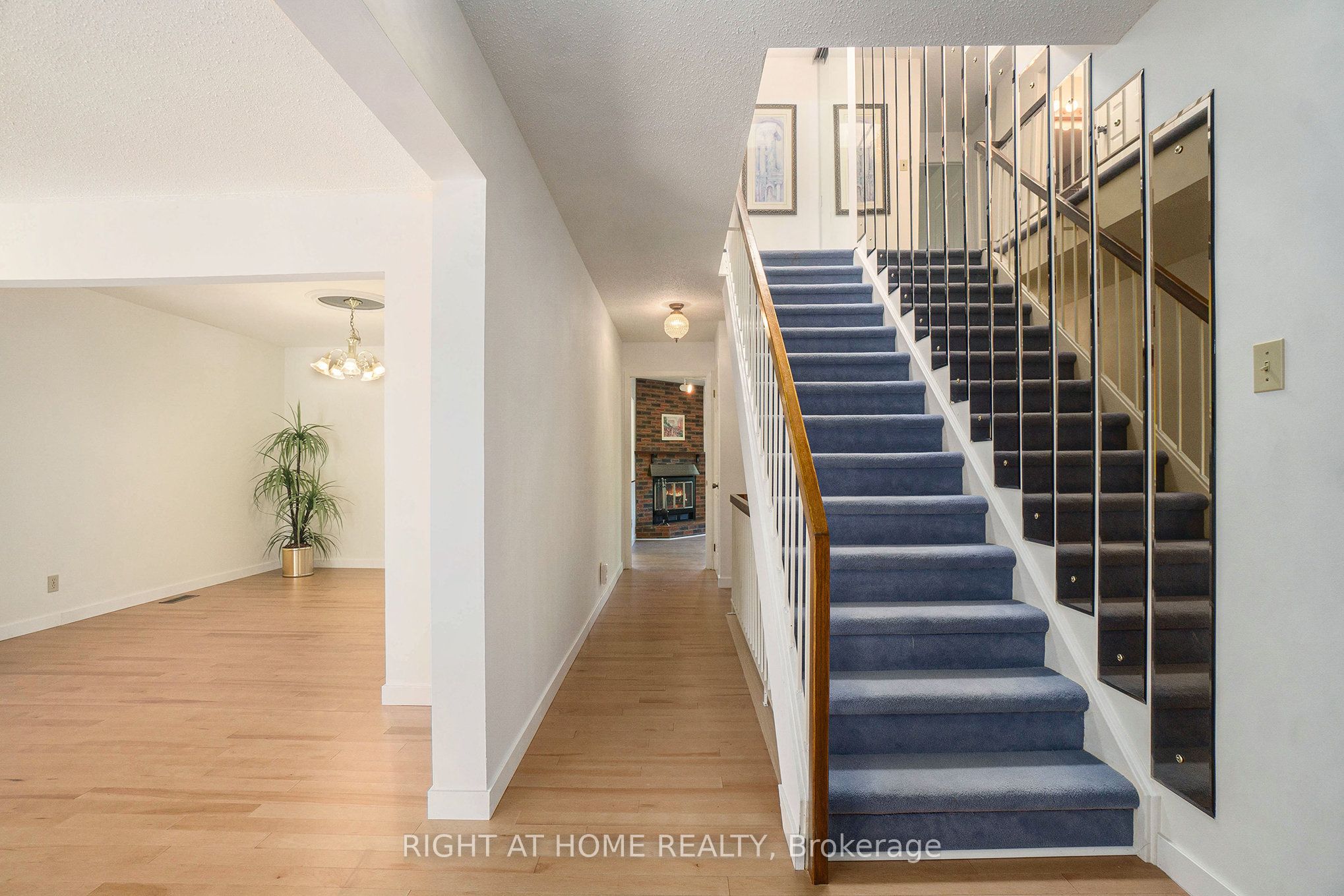 82 Nestow Drive, Tanglewood - Grenfell Glen - Pineglen, ON K2G 4L8 photo 3
