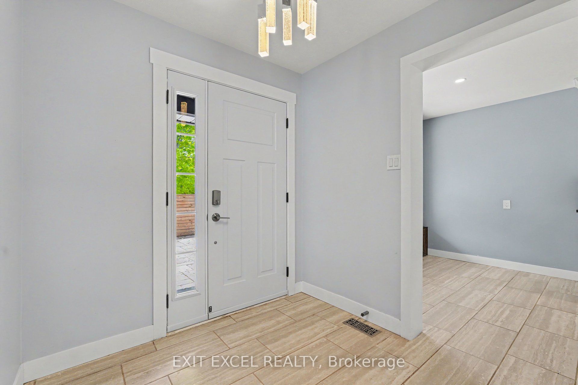 16 Lima Way, Barrhaven, ON K2J 3G6 photo 4