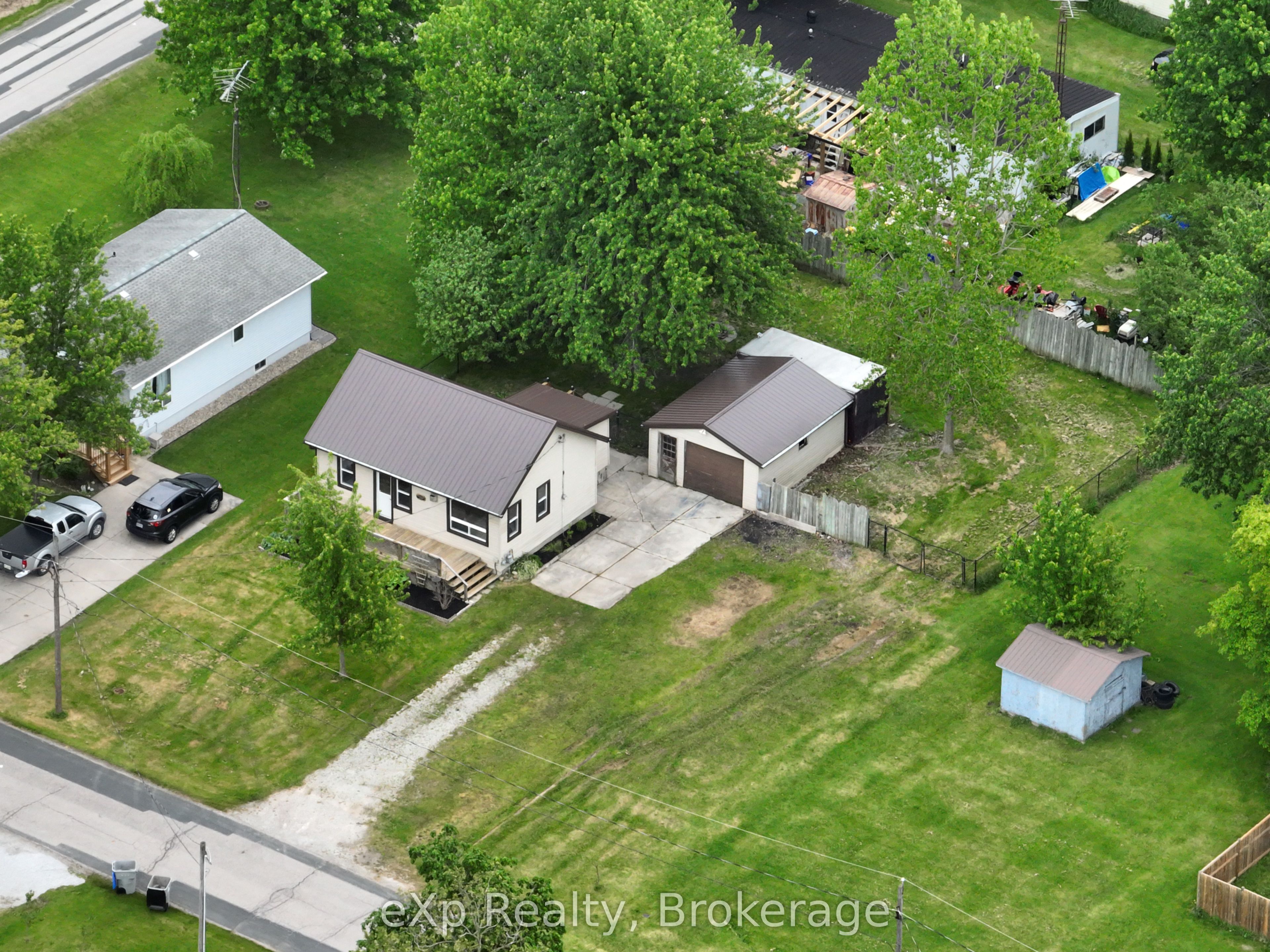 2608 Sheriff Street, Oil Springs, ON N0N 1P0 photo 2