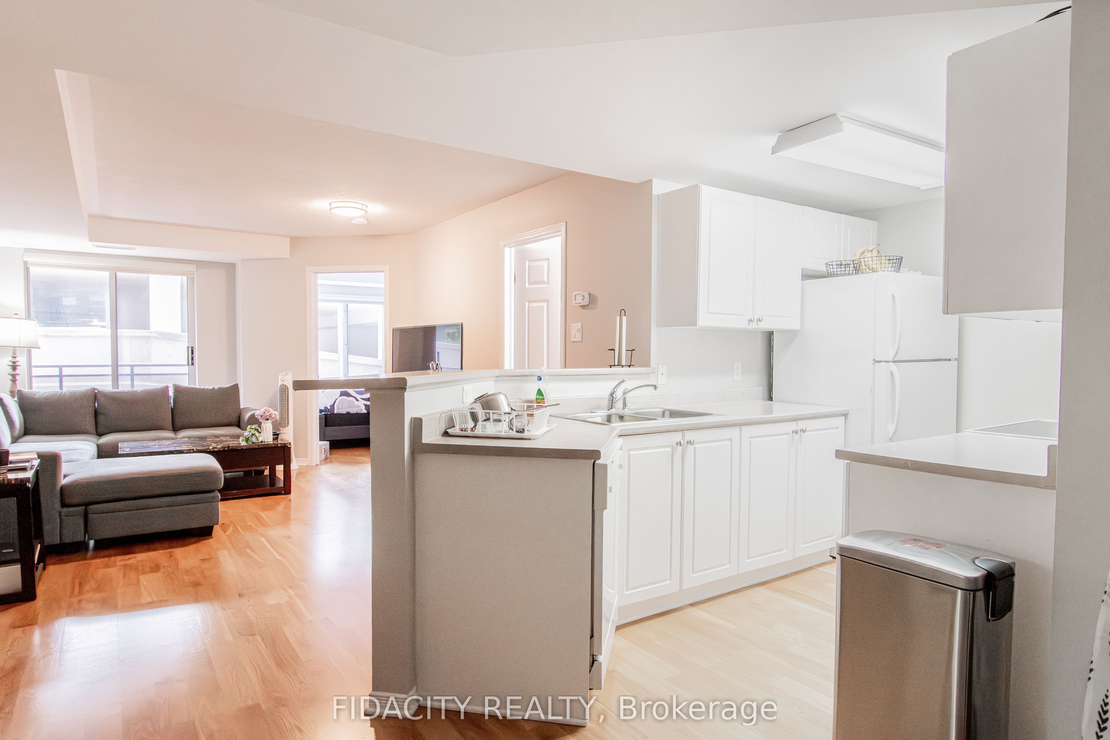 310 Central Park Drive 2E, Carlington - Central Park, ON K2C 4G4 photo 4
