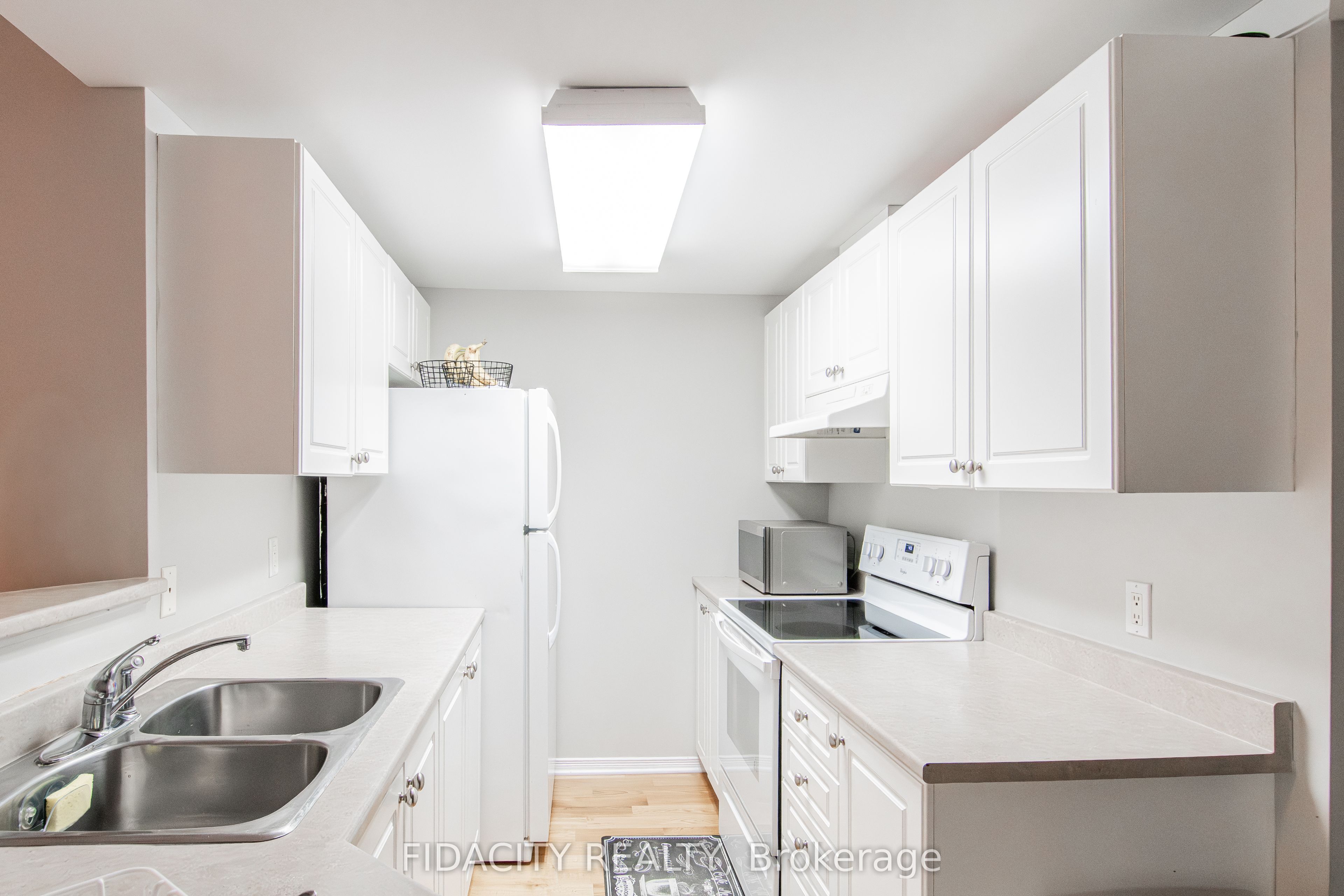 310 Central Park Drive 2E, Carlington - Central Park, ON K2C 4G4 photo 5