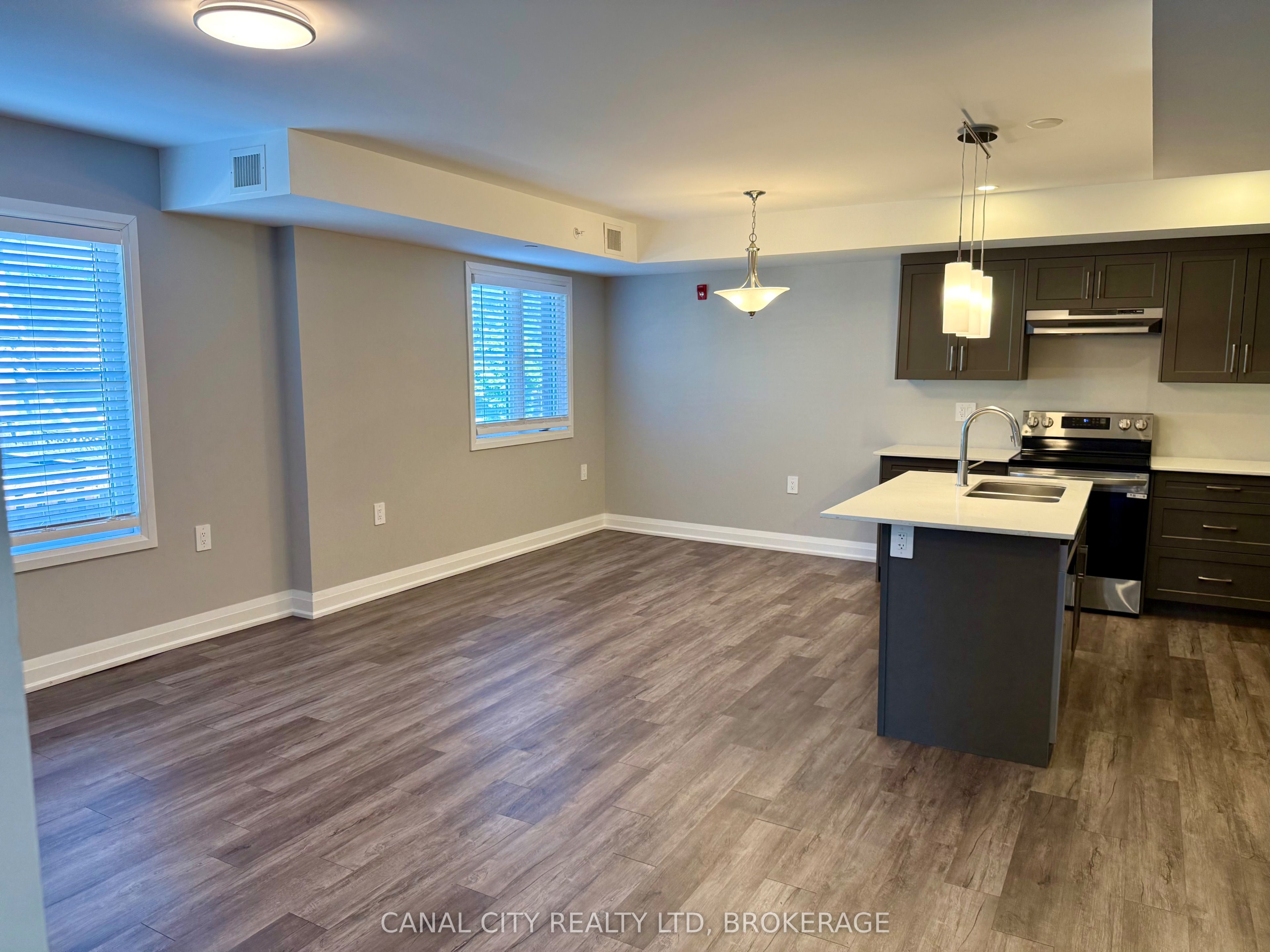 6 Ann Street 4, Thorold, ON L2V 2J3 photo 2