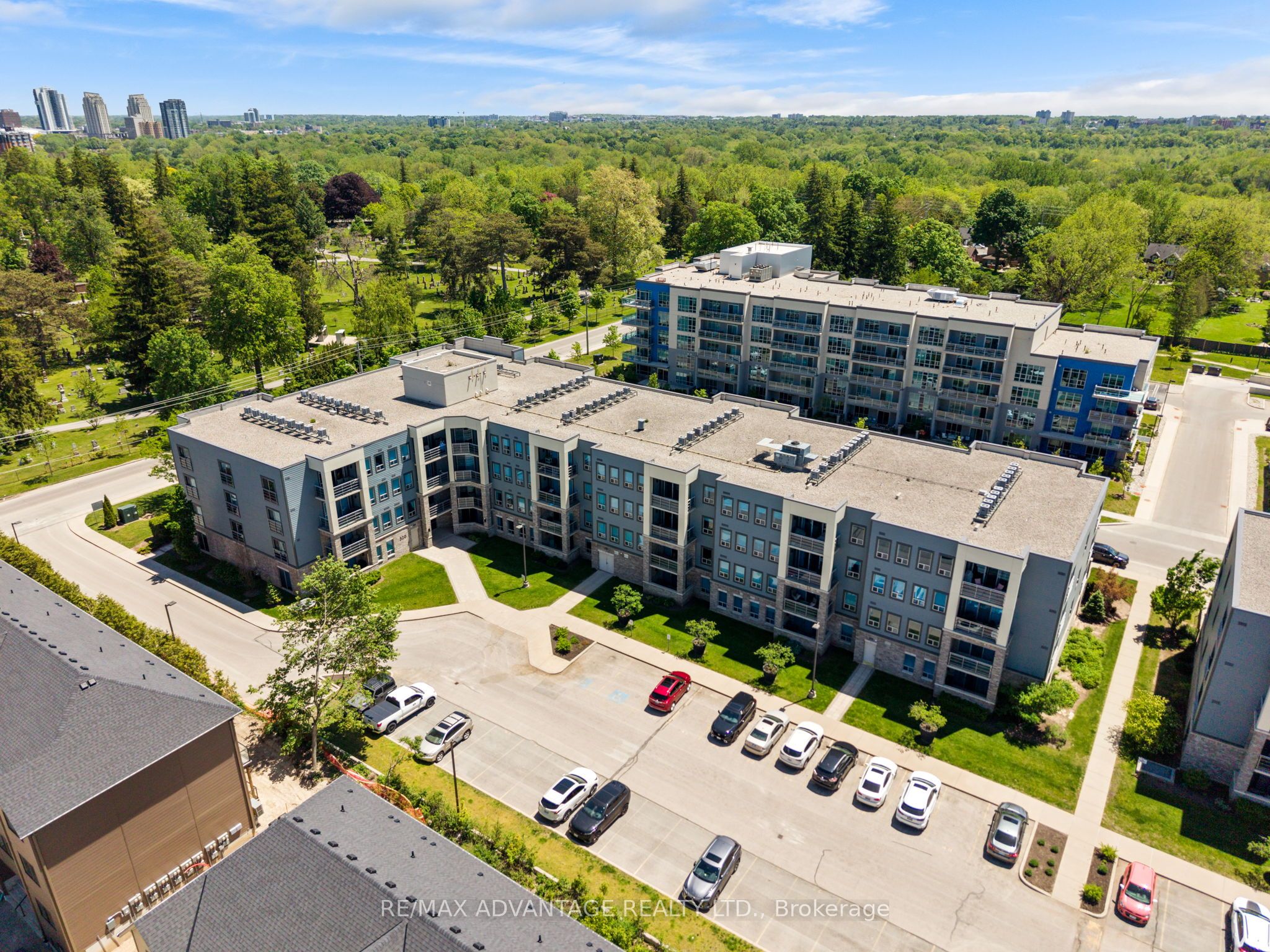 320 Sugarcreek Trail 109, London North, ON N6H 0G3 photo 3