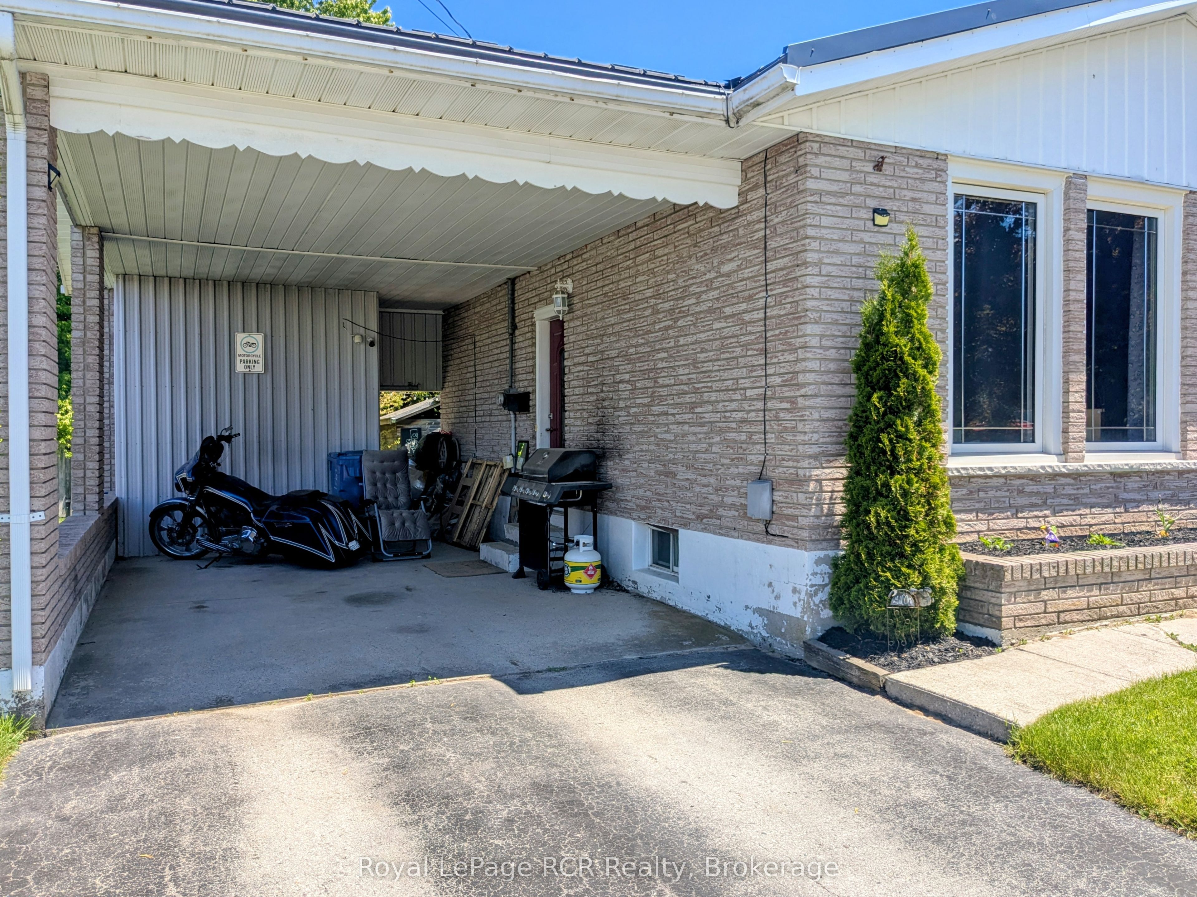 551 15th Avenue, Hanover, ON N4N 3J2 photo 2