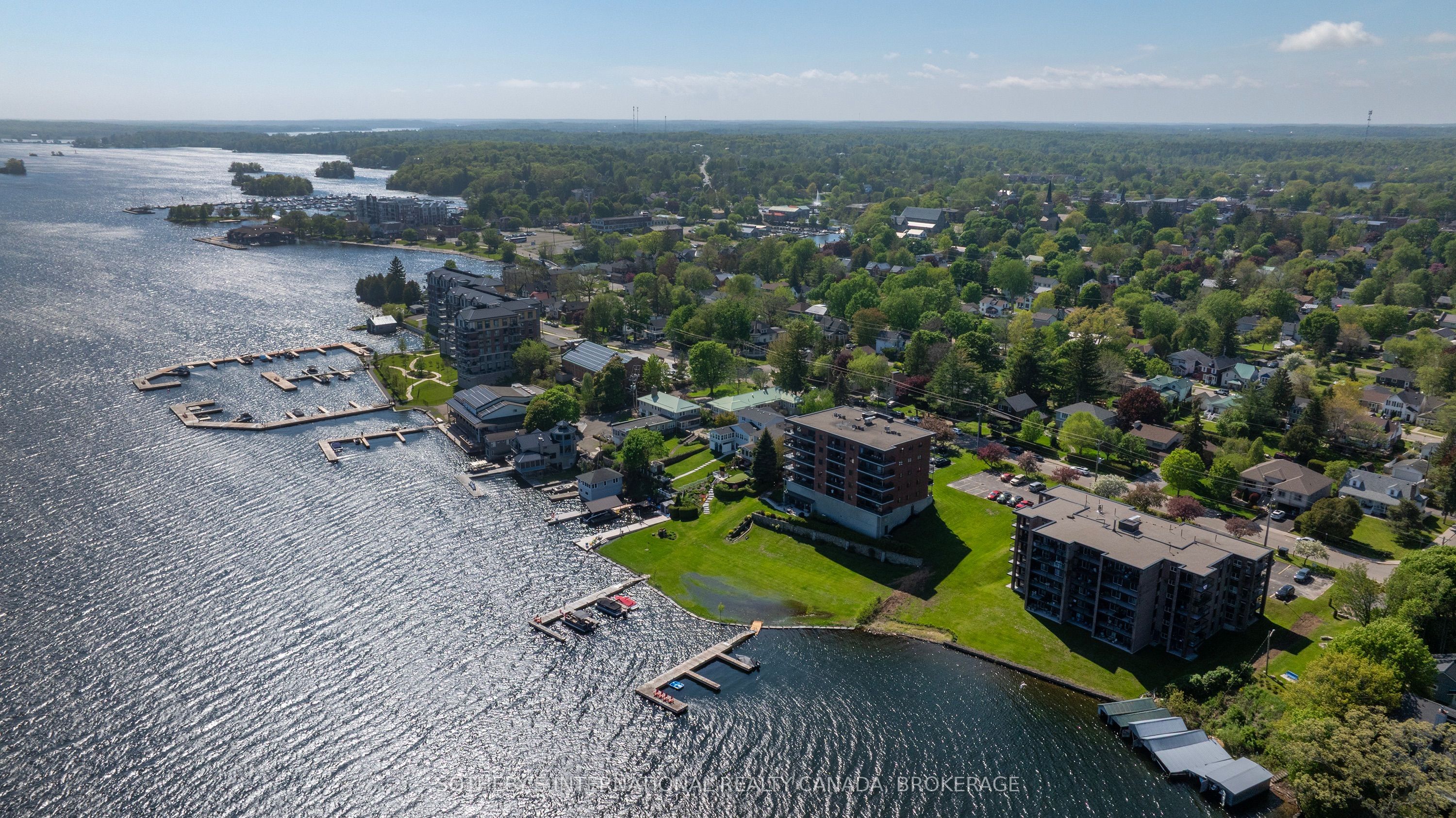 235 South Street S 302, Gananoque, ON K7G 1A4 photo 2