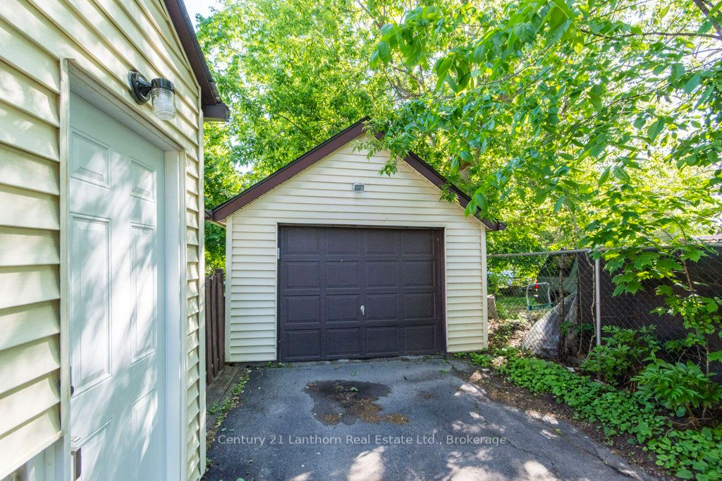 7 Purdy Street, Belleville, ON K8P 1Y8 photo 2