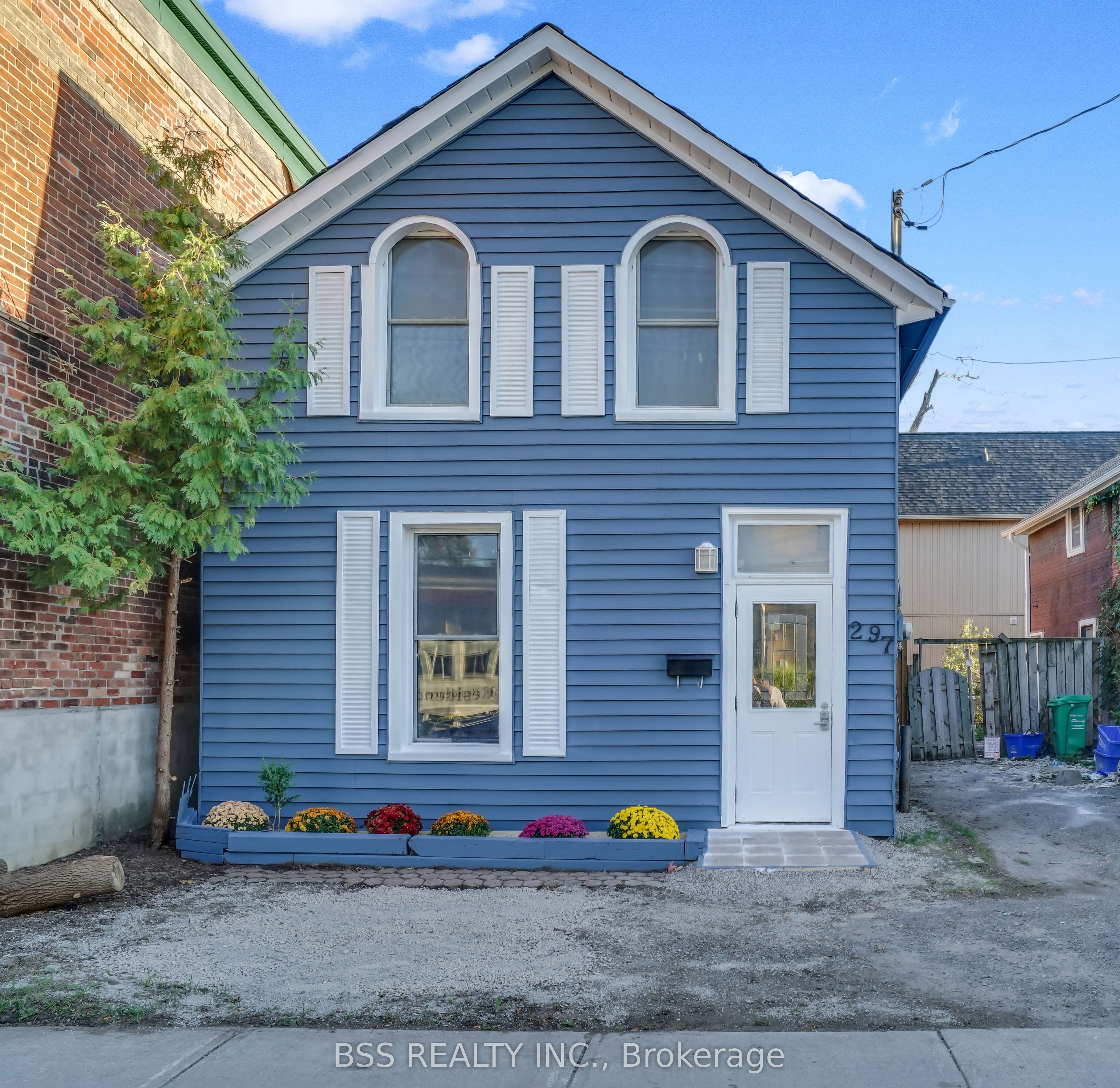 297 Sherbrooke Street, Peterborough, ON K9J 2N7 photo 2
