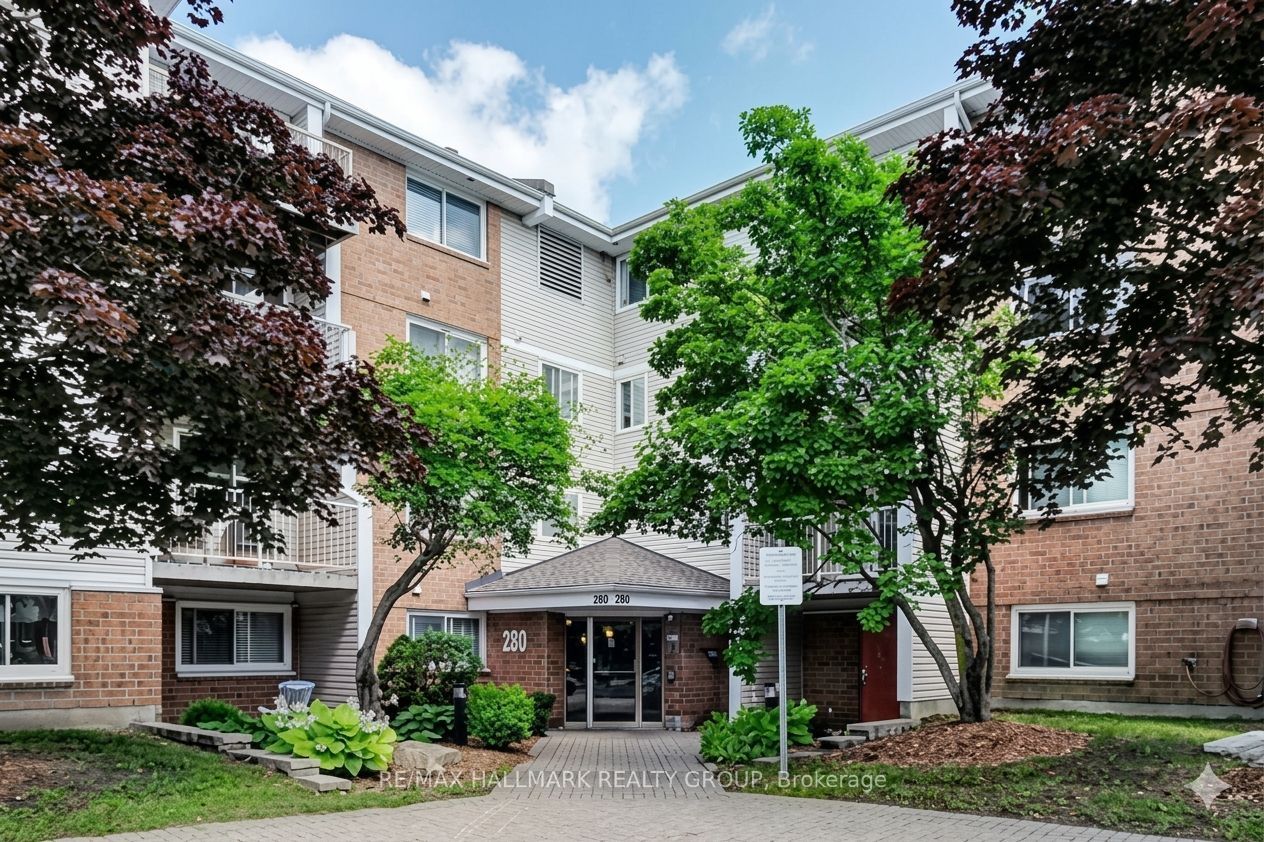280 Brittany Drive 406, Manor Park - Cardinal Glen and Area, ON K1K 4M4