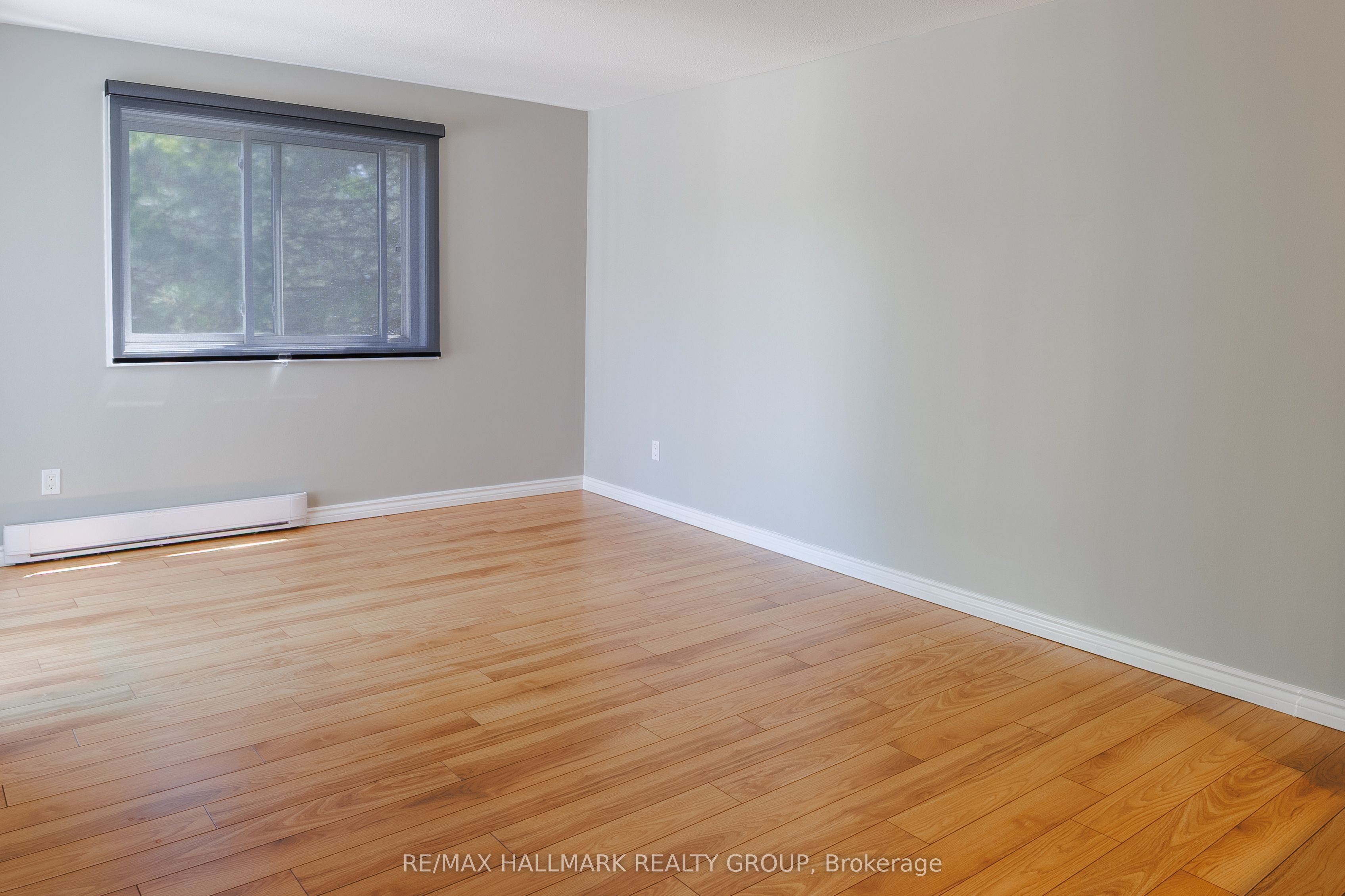 280 Brittany Drive 406, Manor Park - Cardinal Glen and Area, ON K1K 4M4 photo 3