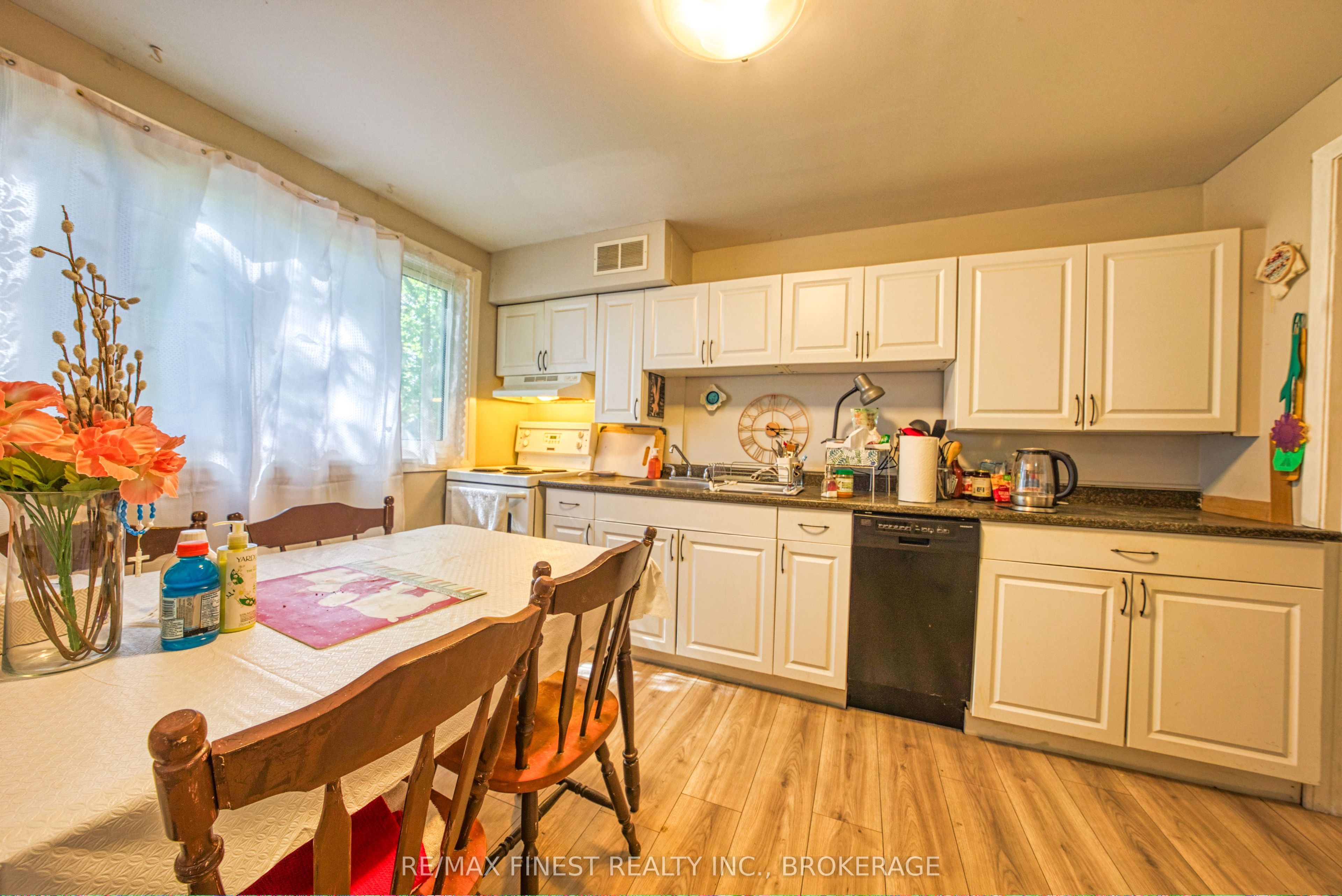 258 Queen Mary Road 50, Kingston, ON K7M 2B2 photo 5