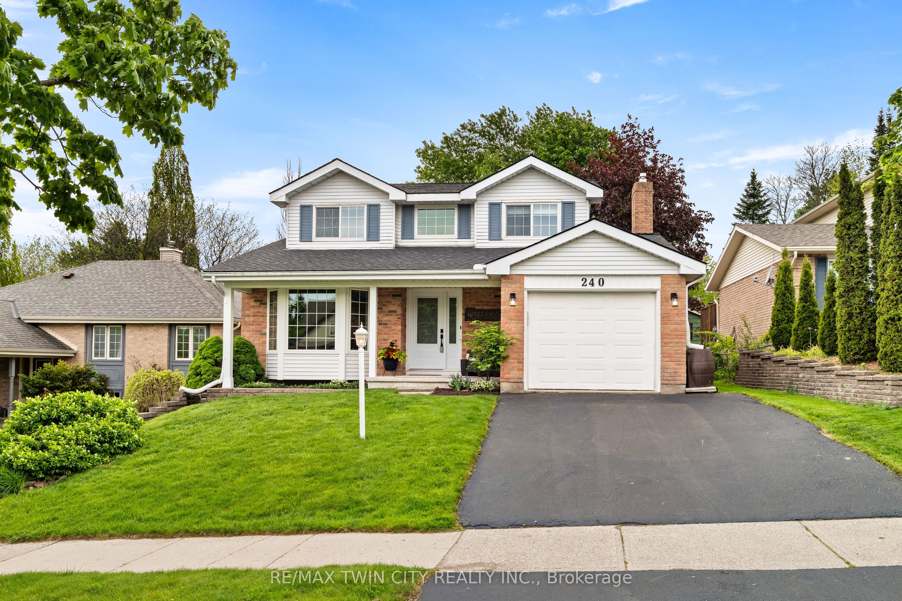 240 Grand River Boulevard, Kitchener, ON N2A 3G8