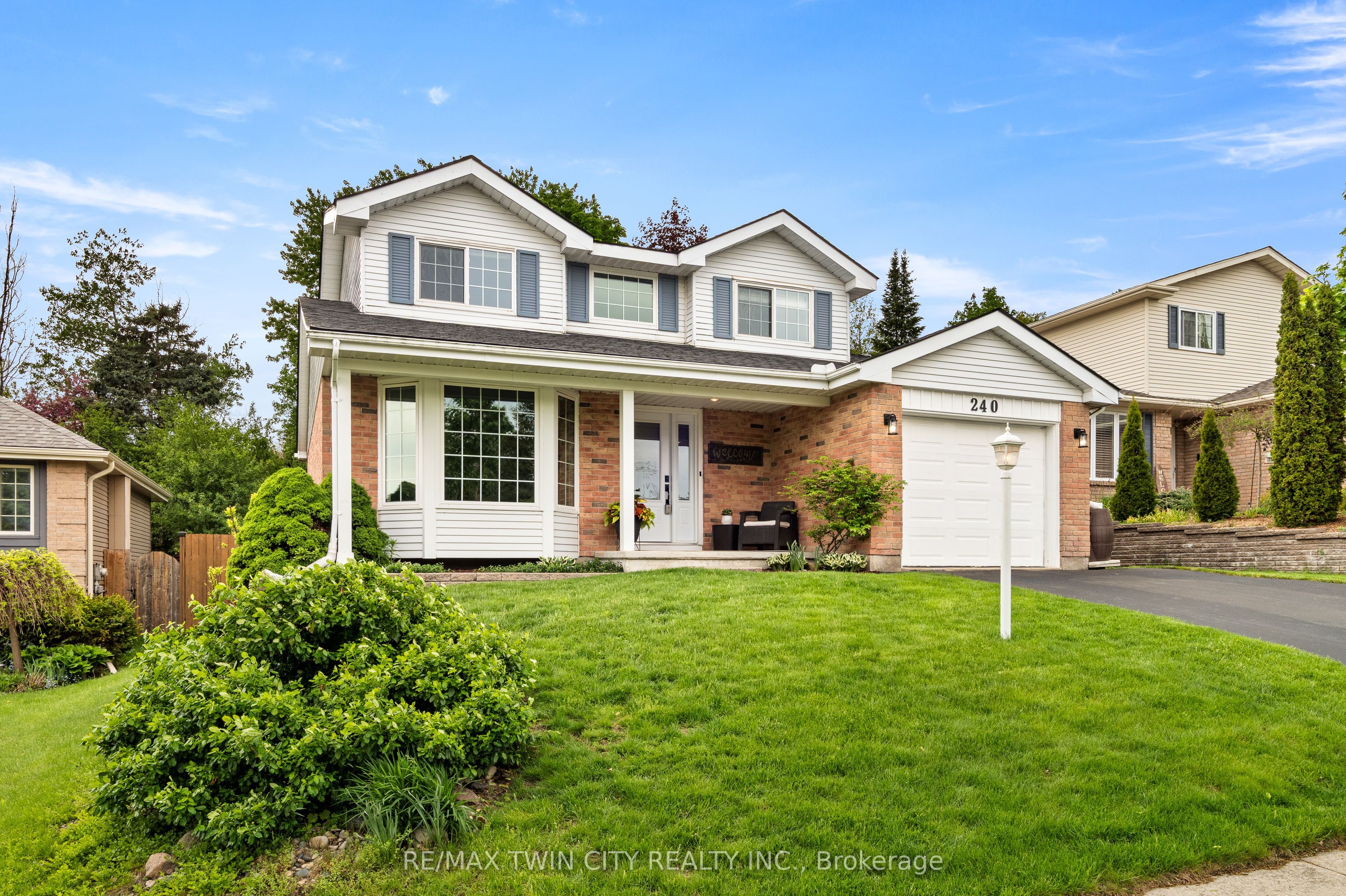 240 Grand River Boulevard, Kitchener, ON N2A 3G8 photo 2