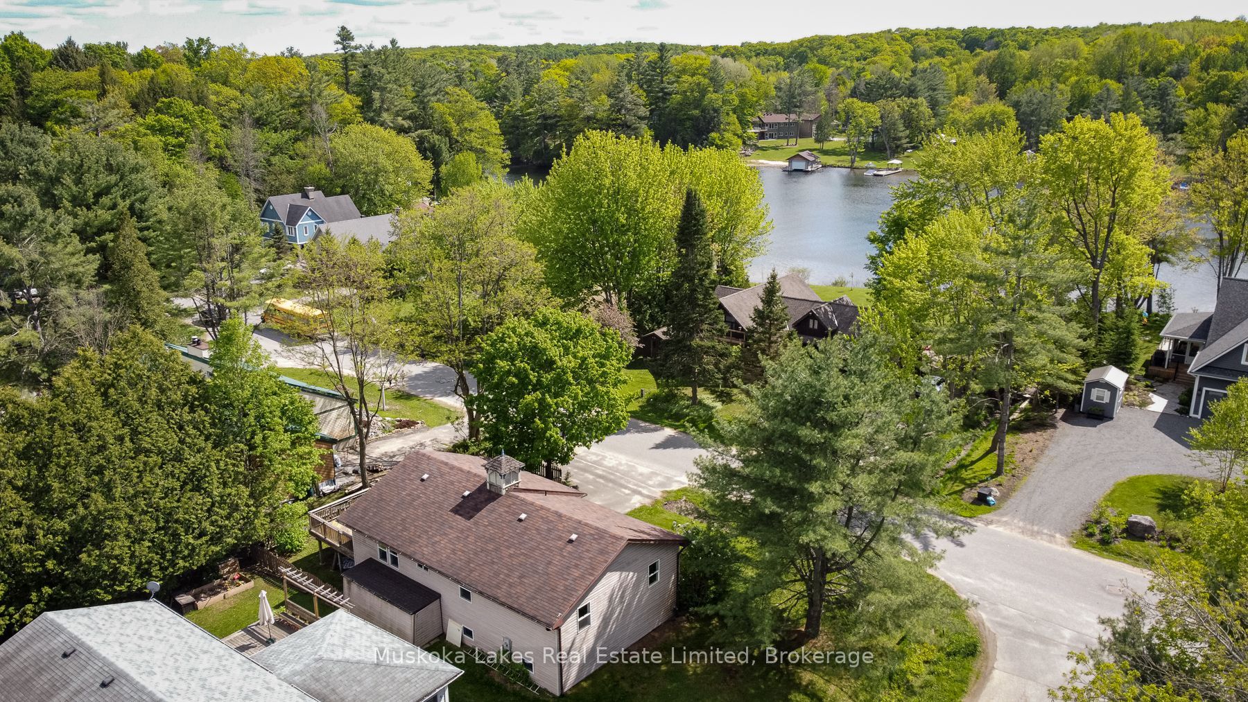 11 Harris Street, Muskoka Lakes, ON P0B 1J0 photo 2