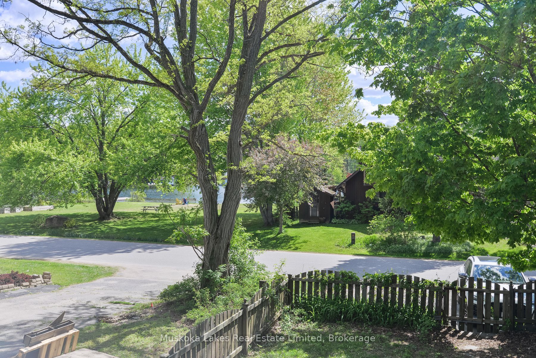 11 Harris Street, Muskoka Lakes, ON P0B 1J0 photo 4