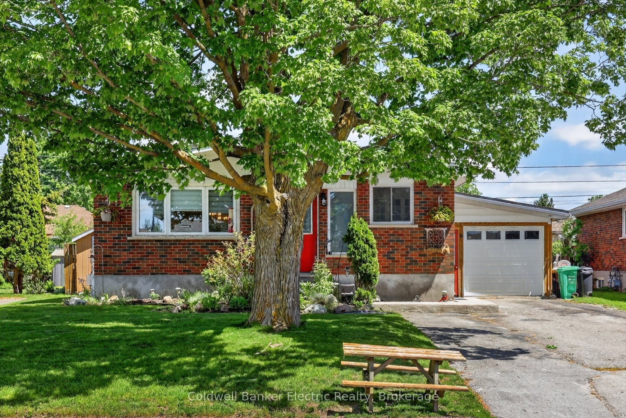 668 Barbara Crescent, Peterborough, ON K9J 3X5 photo 3