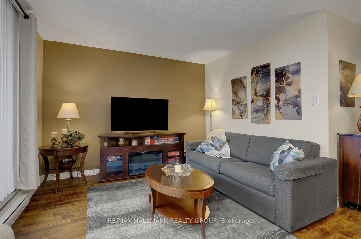 2000 Jasmine Crescent 210, Beacon Hill North - South and Area, ON K1J 8K4 photo 3