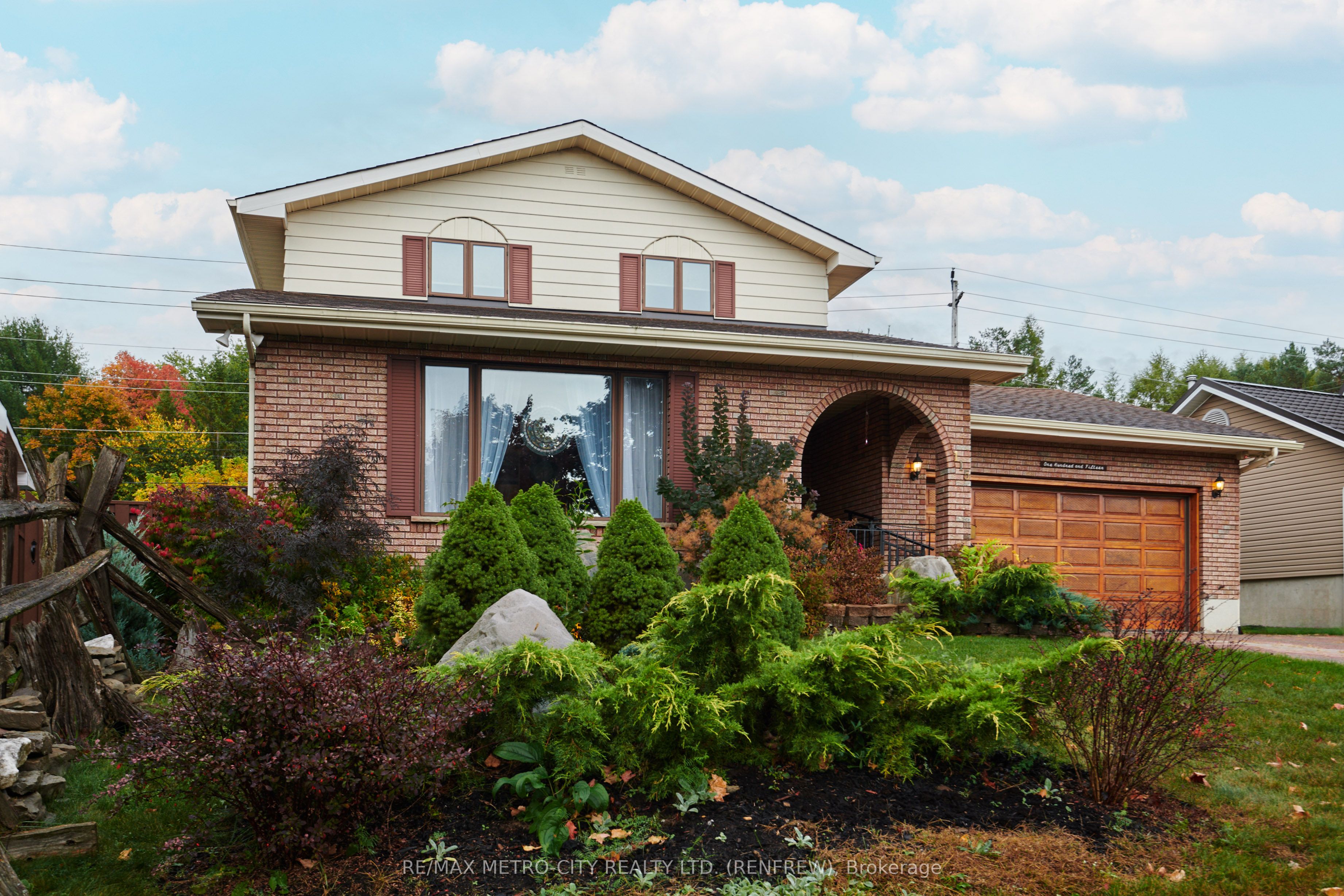 115 Ivy Avenue, Renfrew, ON K7V 4C9