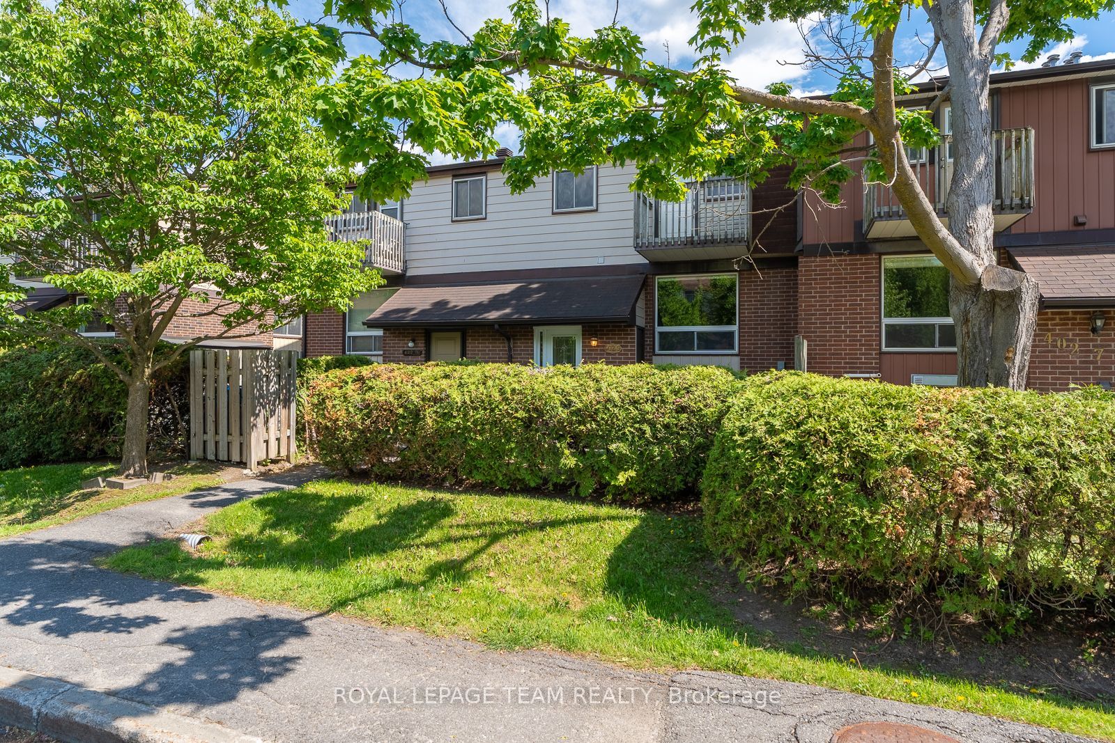 402 Montfort Street 9, Vanier and Kingsview Park, ON K1L 8G7 photo 2