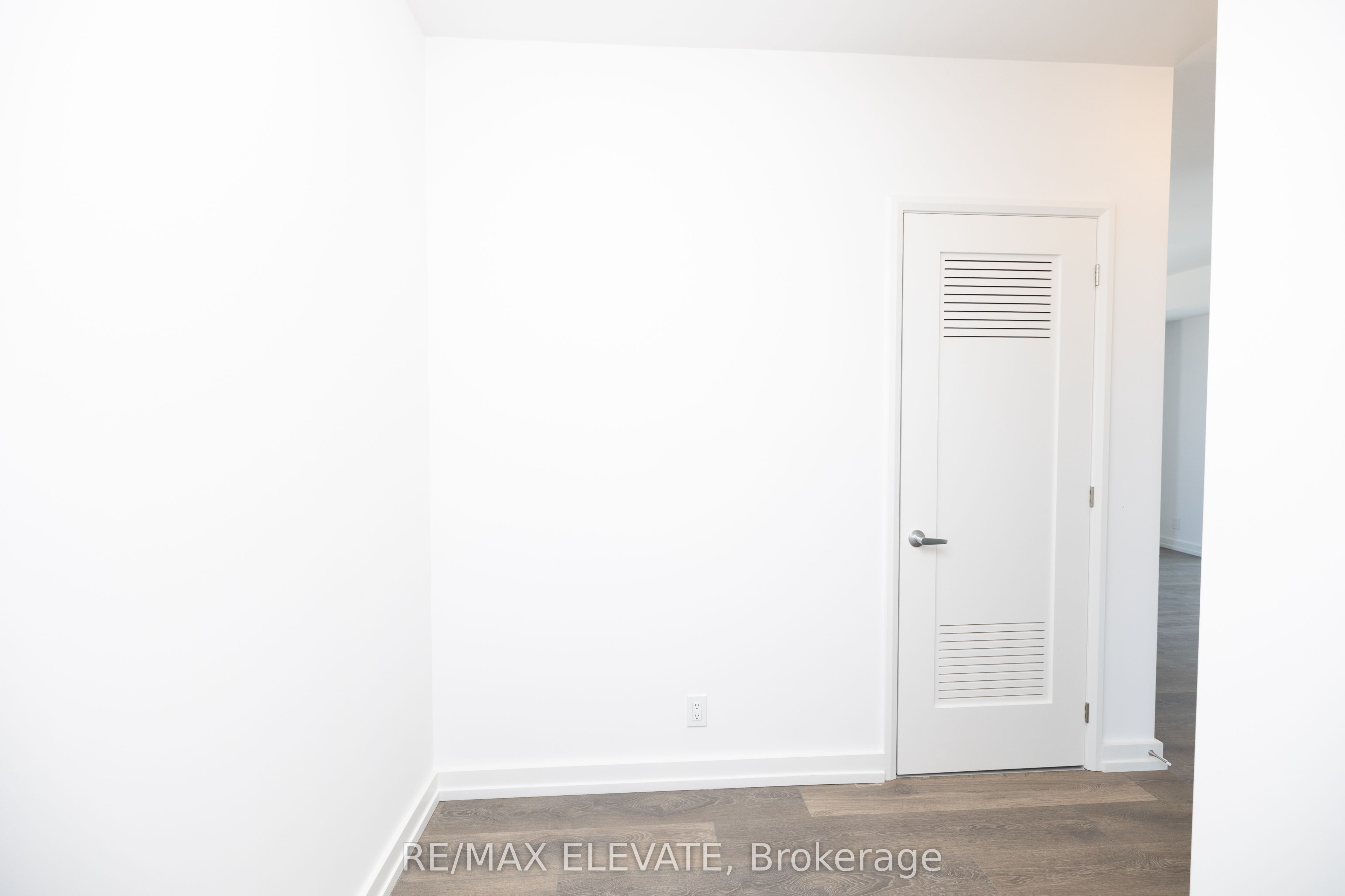 75 James Street S 2210, Hamilton, ON L8P 2Y9 photo 3