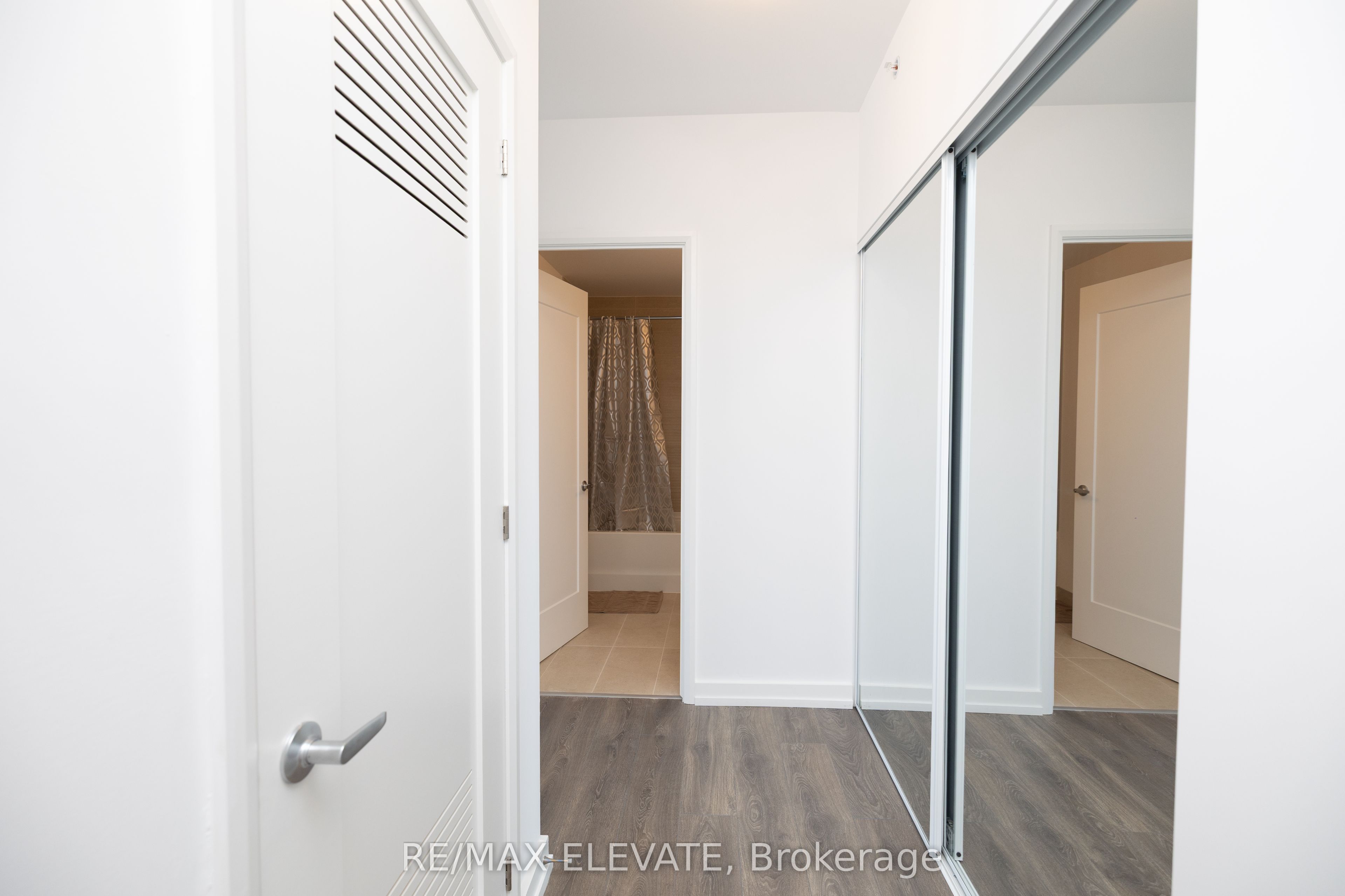 75 James Street S 2210, Hamilton, ON L8P 2Y9 photo 4