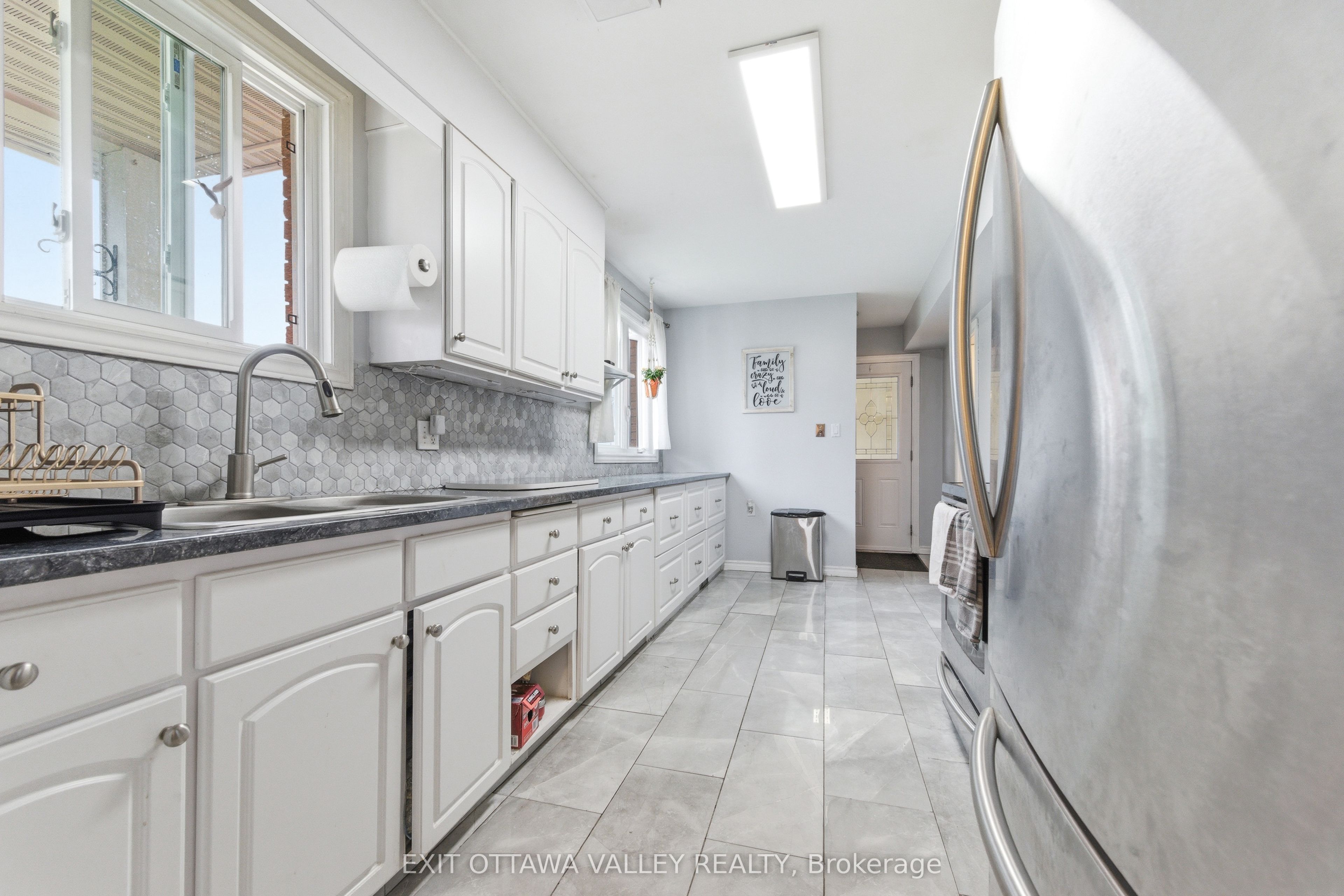 13 Tamarack Street, Deep River, ON K0J 1P0 photo 5