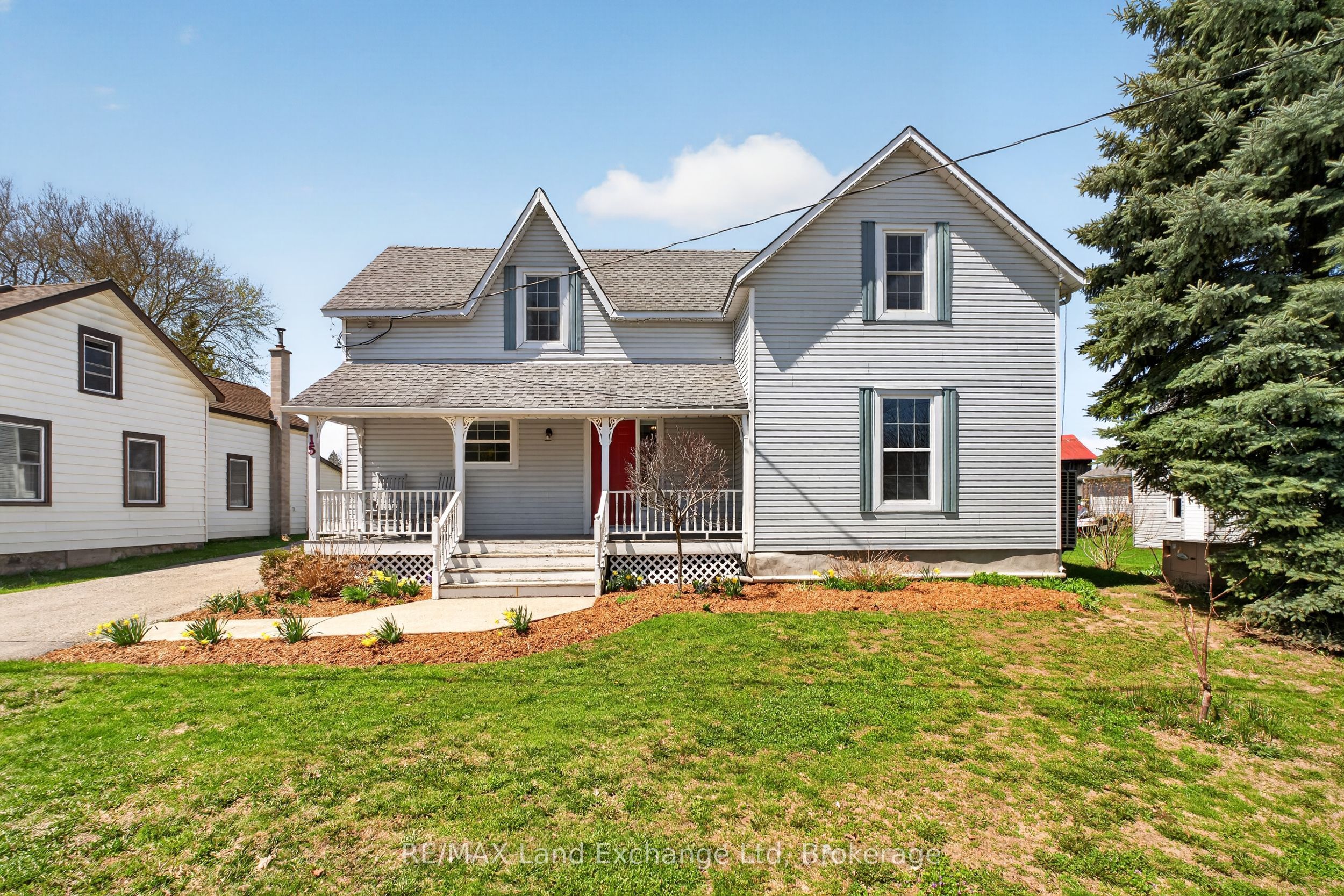 15 Whitechurch Street, Huron-Kinloss, ON N0G 2W0 photo 2