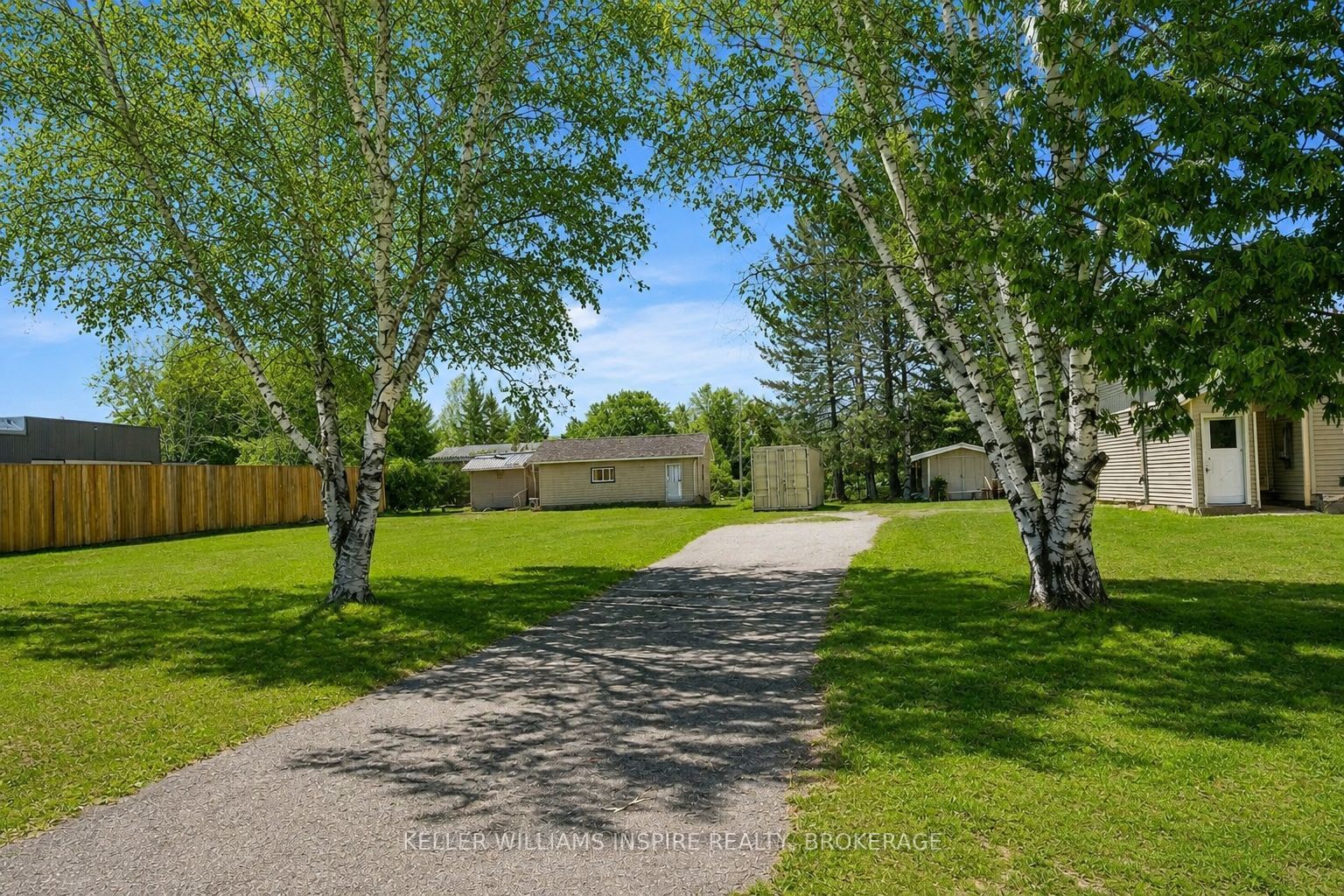 8 Cedar Court, South River, ON P0A 1X0 photo 2