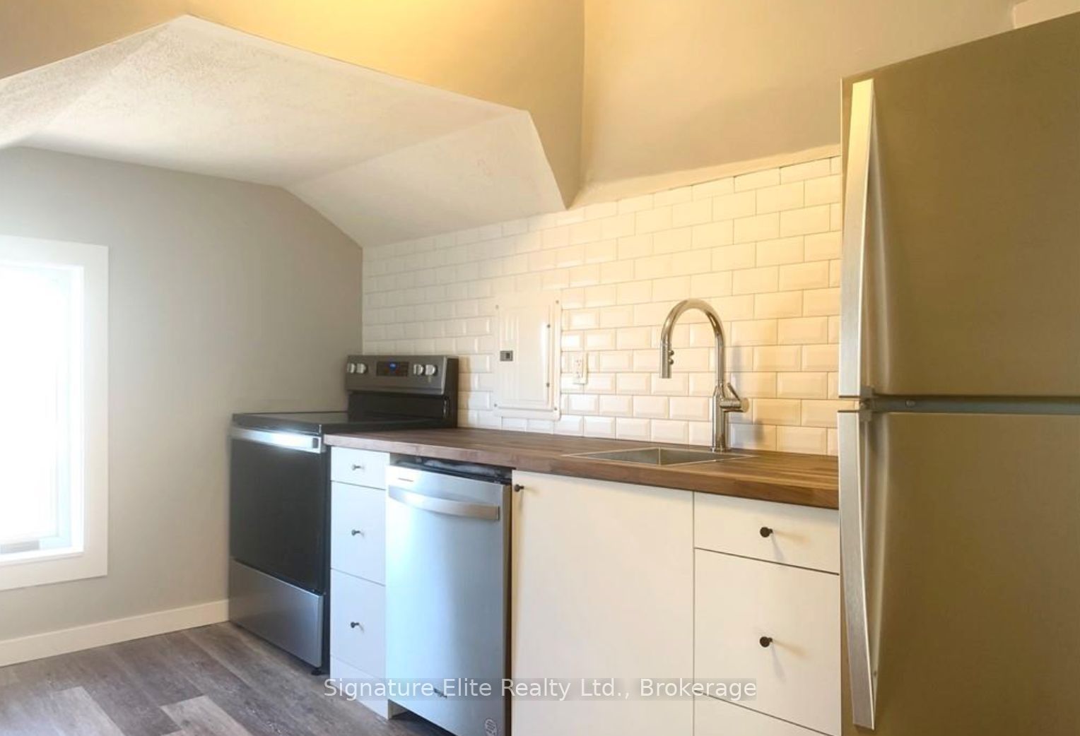 193 Wentworth Street N 3, Hamilton, ON L8L 5V6