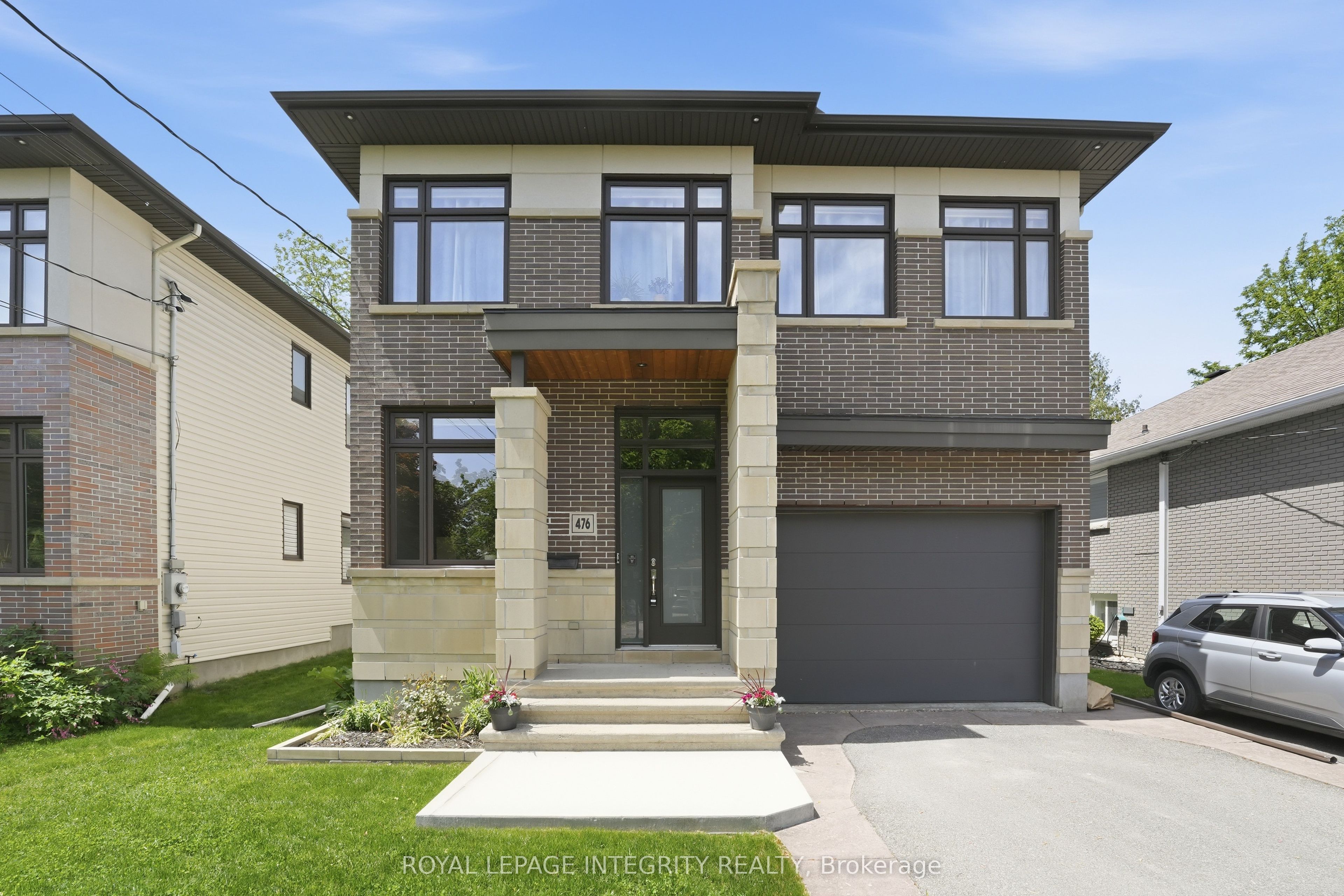 476 Ancaster Avenue, Woodroffe, ON K2B 5B7