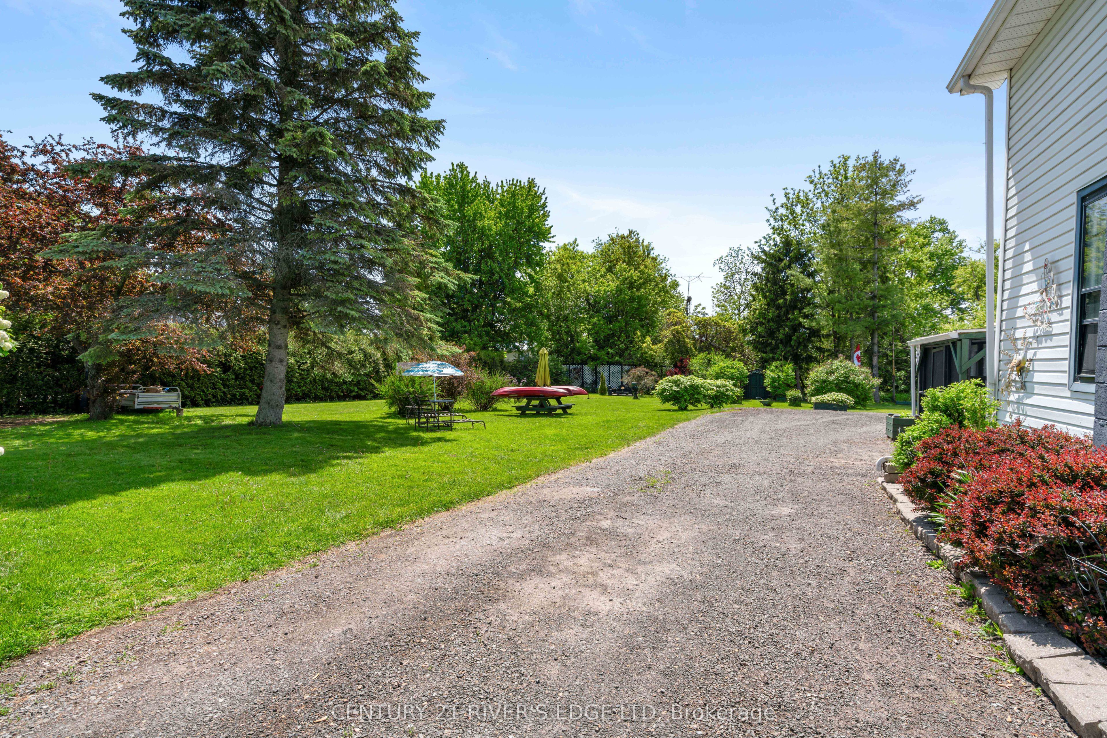 5694 Duncan Street, South Dundas, ON K0C 1X0 photo 5