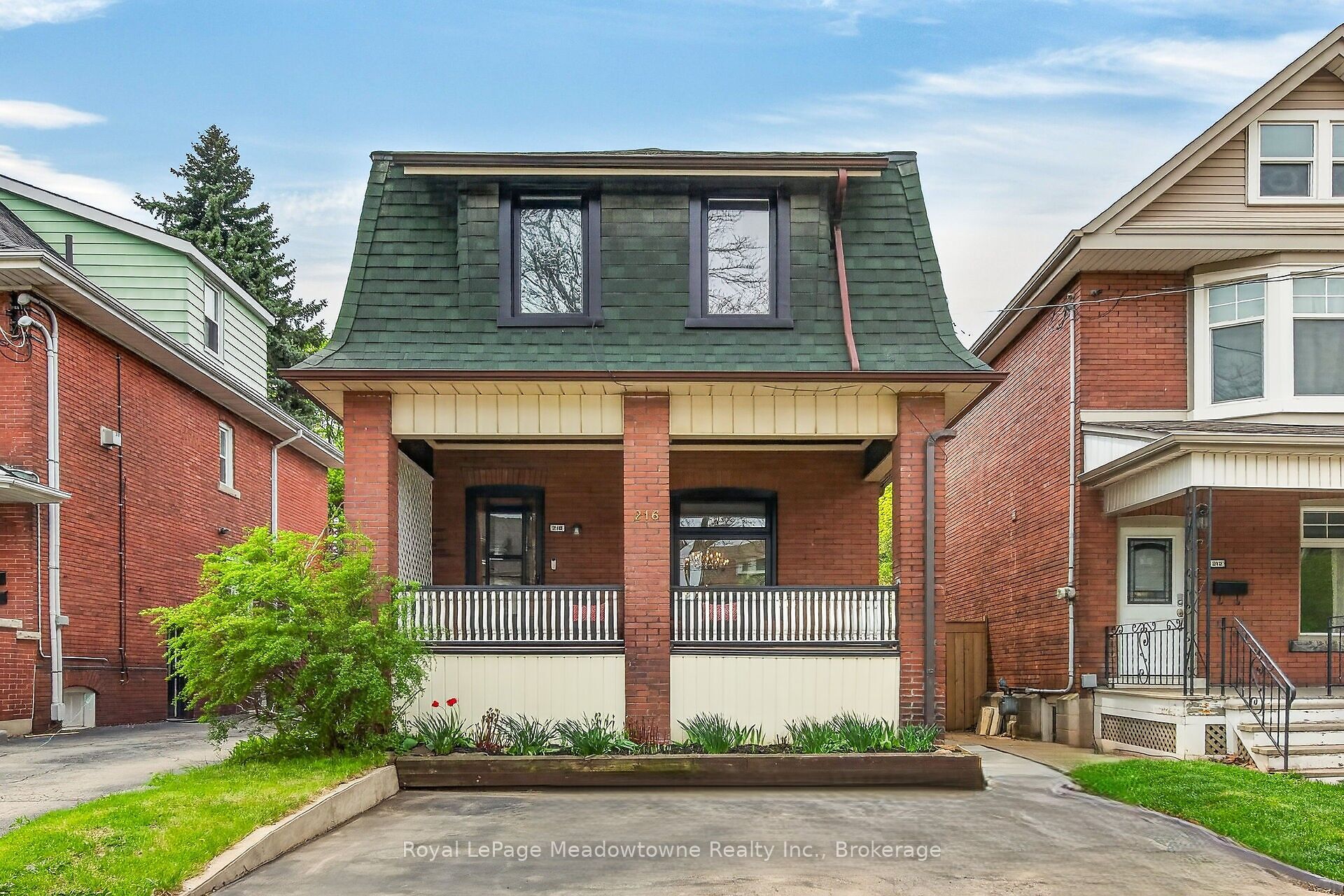 216 Maplewood Avenue, Hamilton, ON L8M 1X8 photo 2