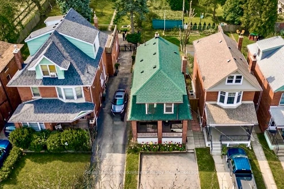 216 Maplewood Avenue, Hamilton, ON L8M 1X8 photo 3