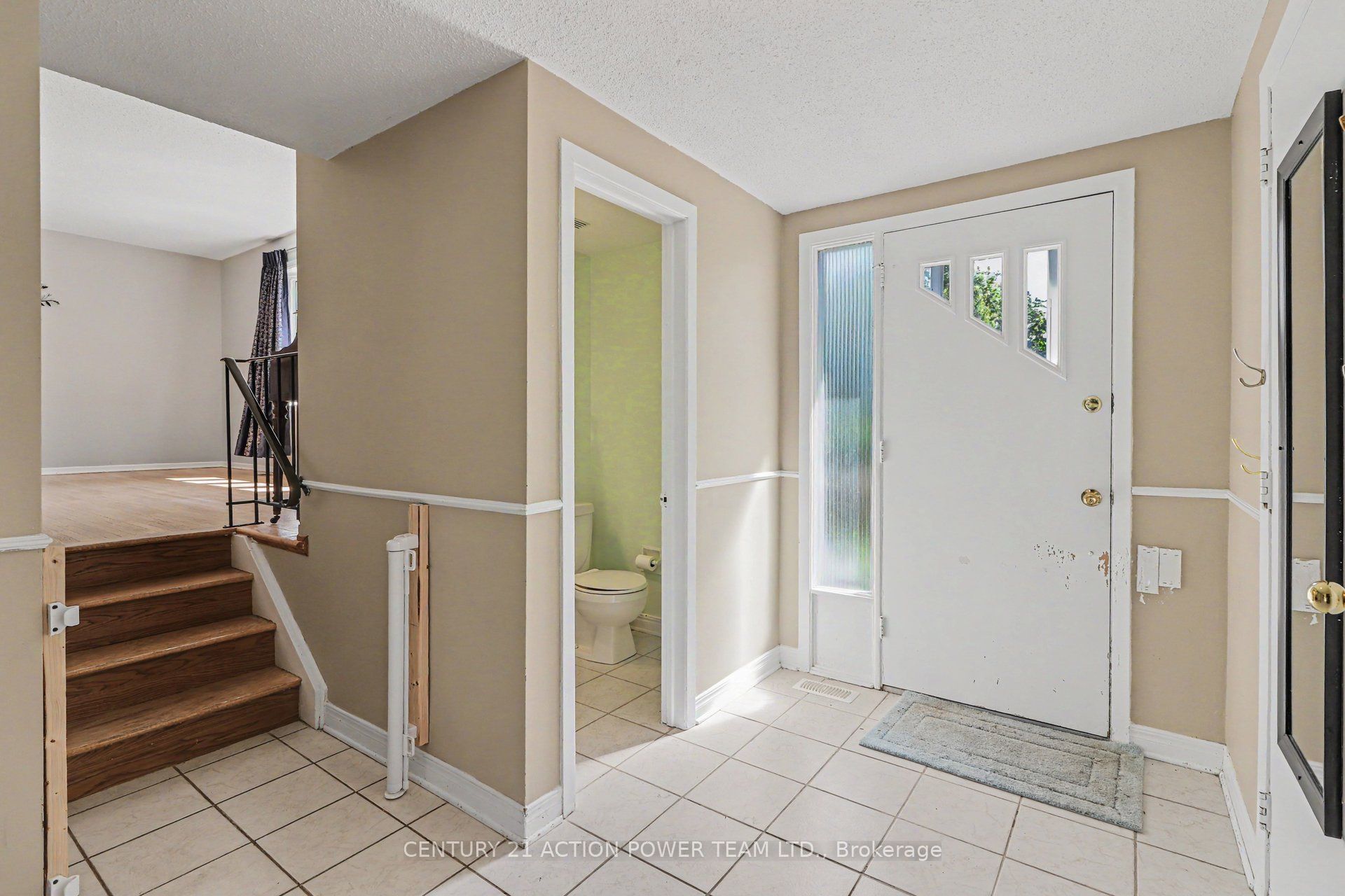 303 Hoylake Crescent, Orleans - Cumberland and Area, ON K1E 1M1 photo 4