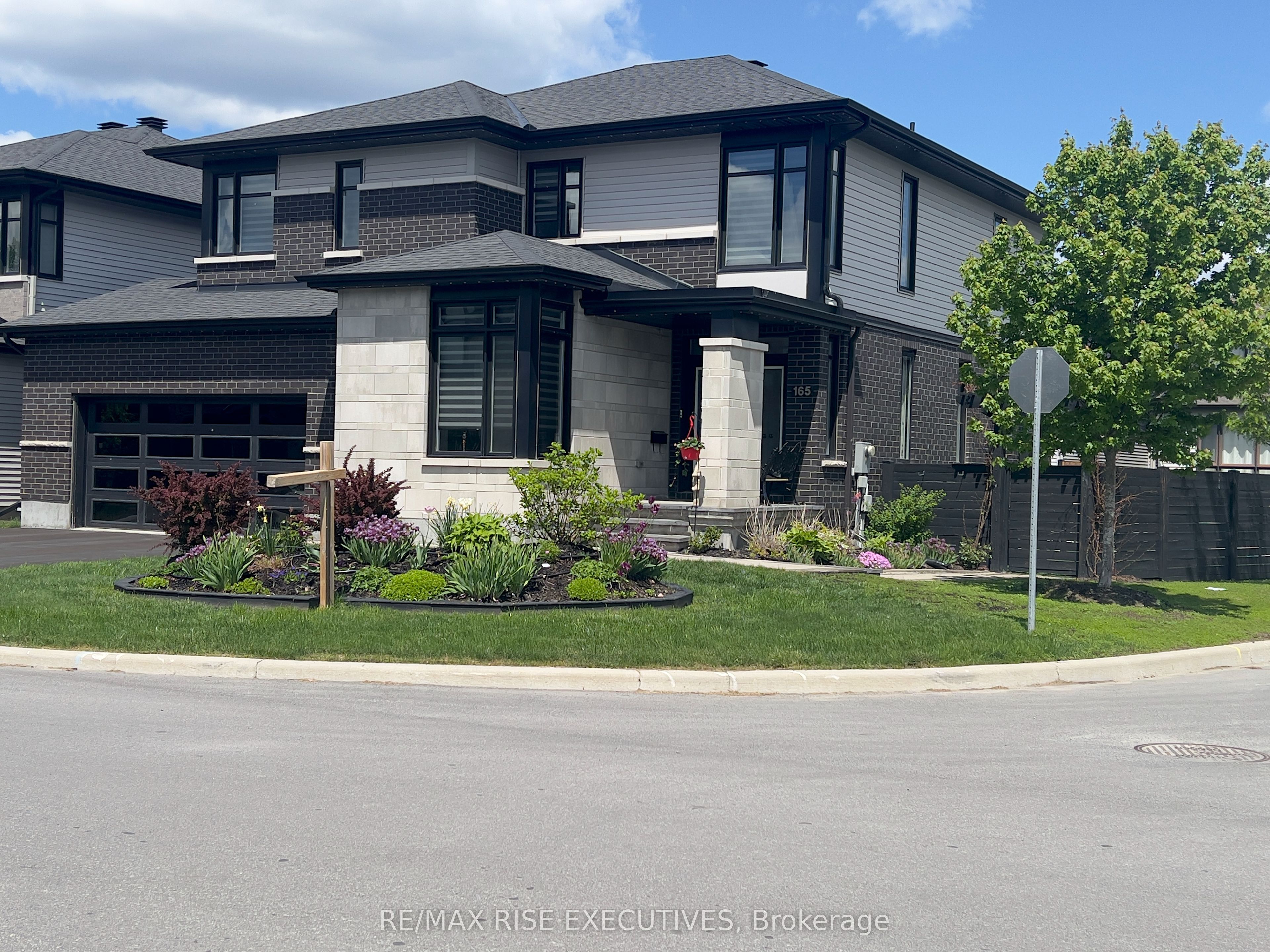 165 Finsbury Avenue, Stittsville - Munster - Richmond, ON K2S 2P5